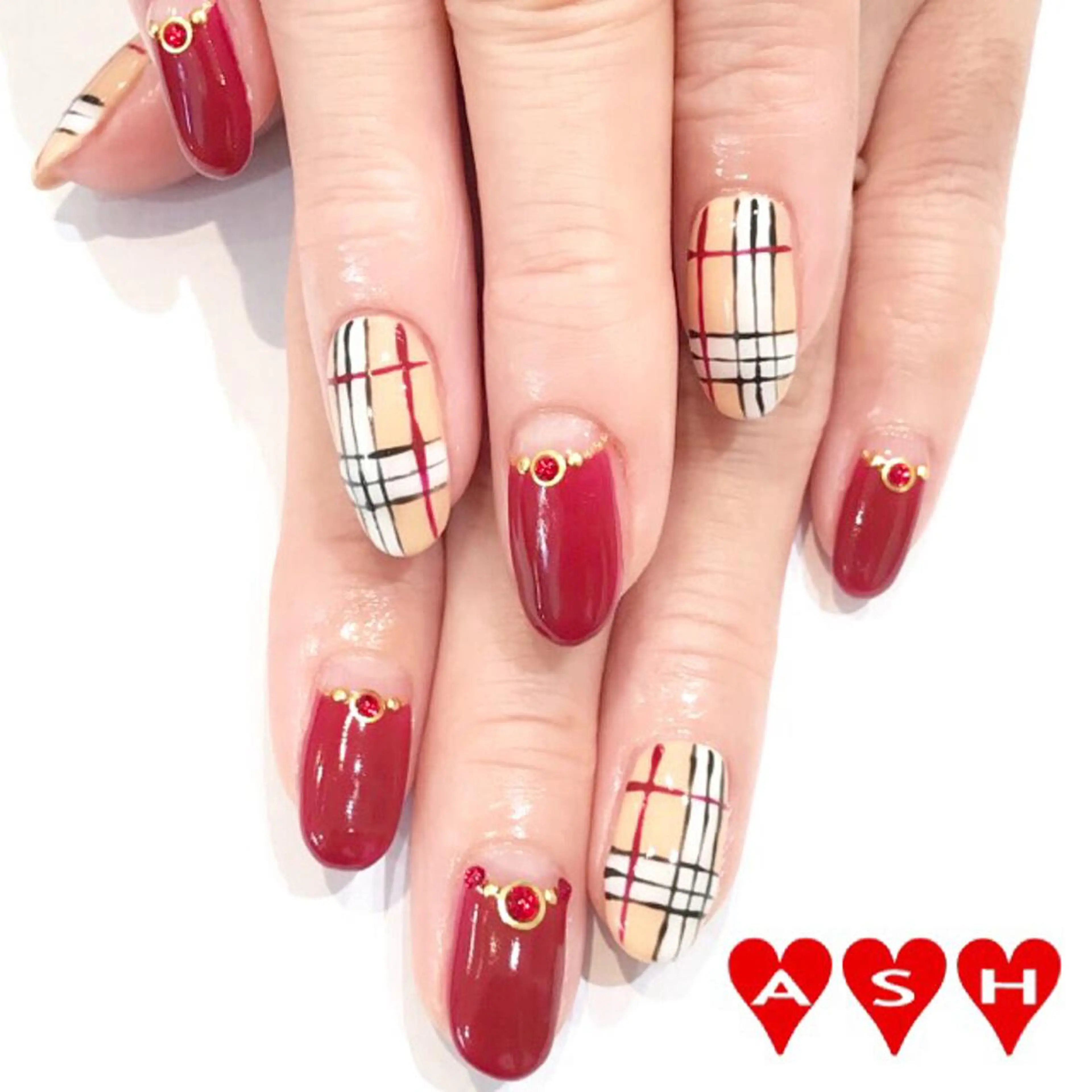 ネイル フレンチネイル 逆フレンチ 🩵NORIKO 上品ネイルが得意🩵のネイルデザイン