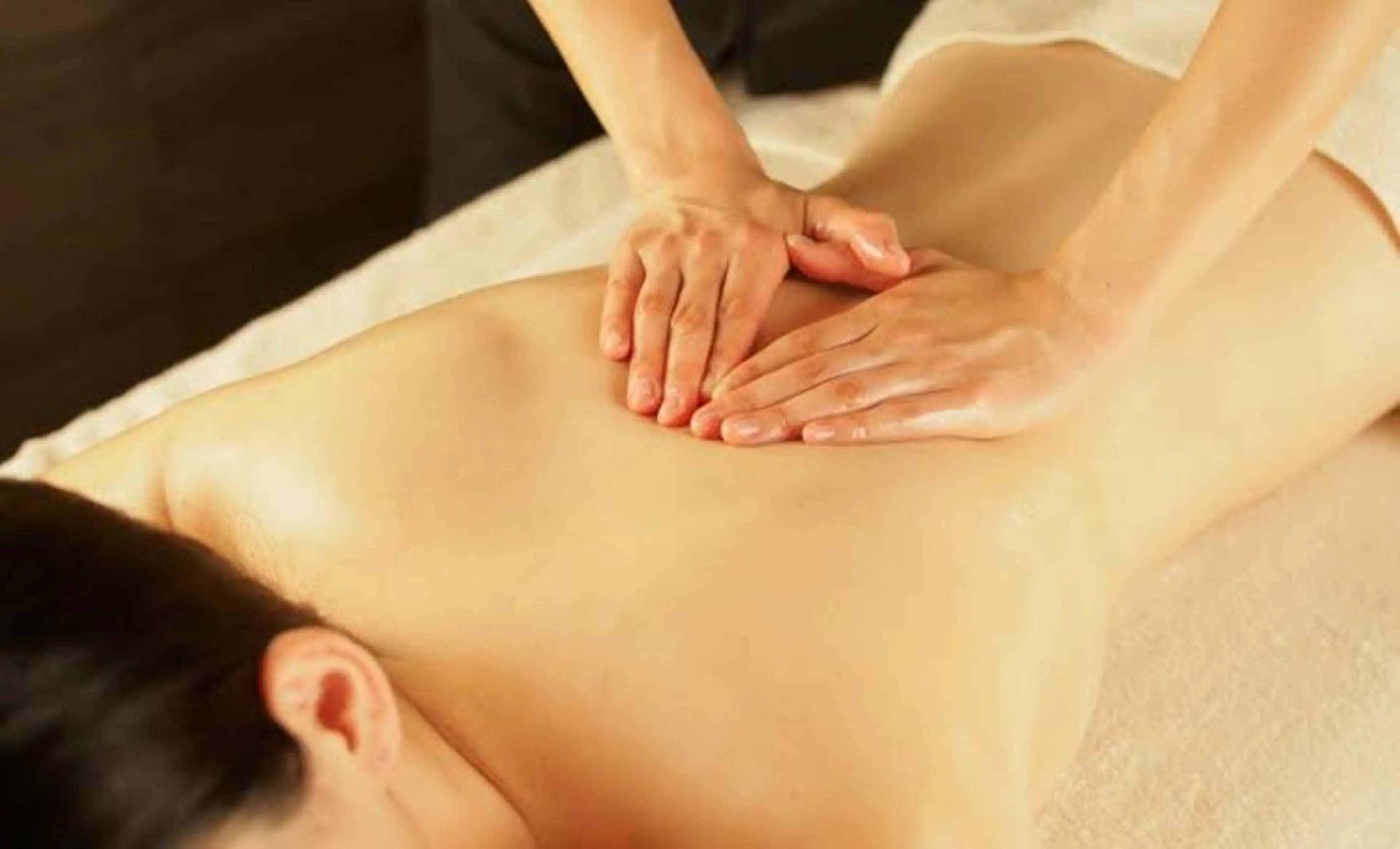 【 人気NO.1✨ 】ヘッドマッサージ＋全身オイルリンパマッサージ( 60min )の写真