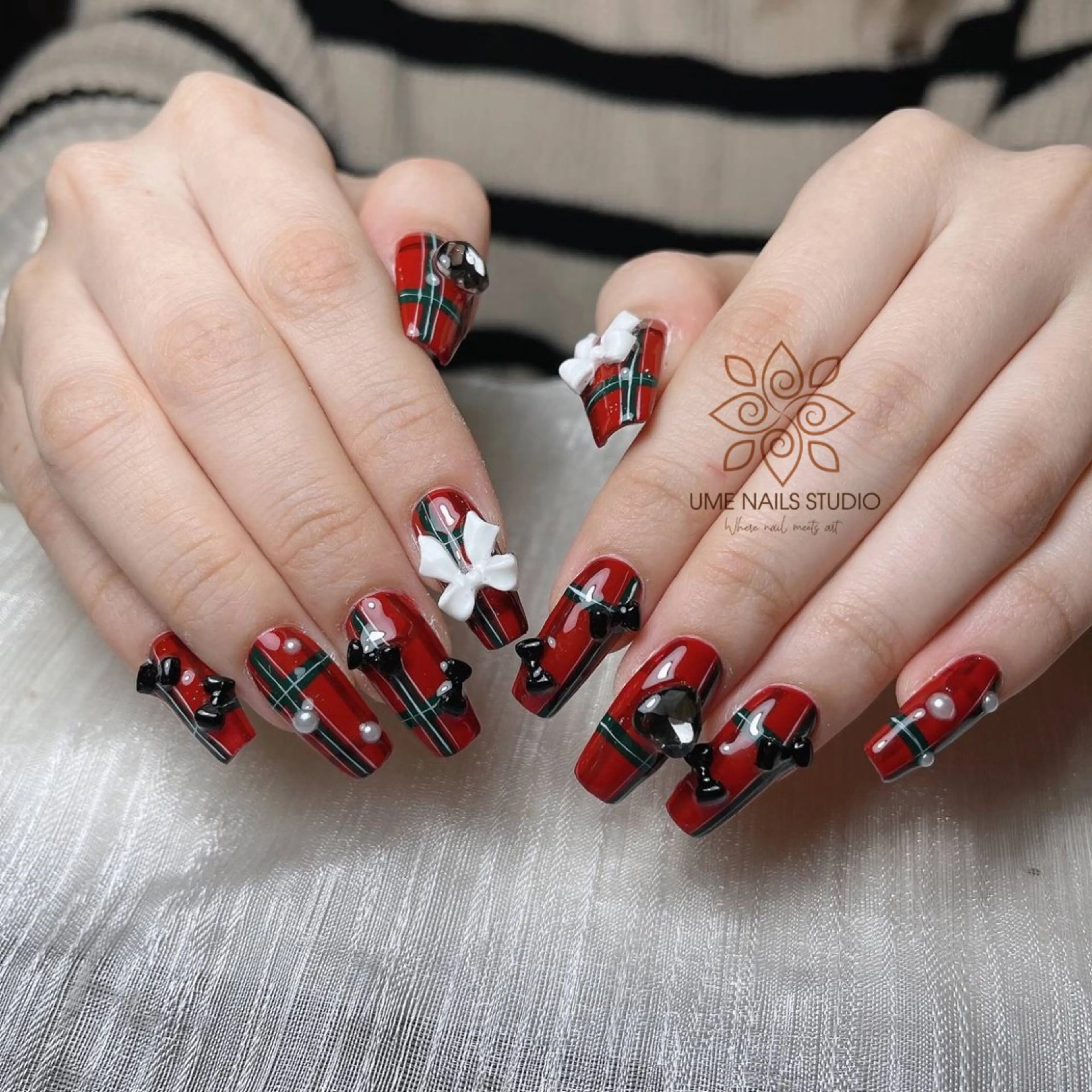 ネイル チークネイル クリアネイル ガーリー キラキラネイル 韓国ネイル Ume Nail Studioのネイルデザイン