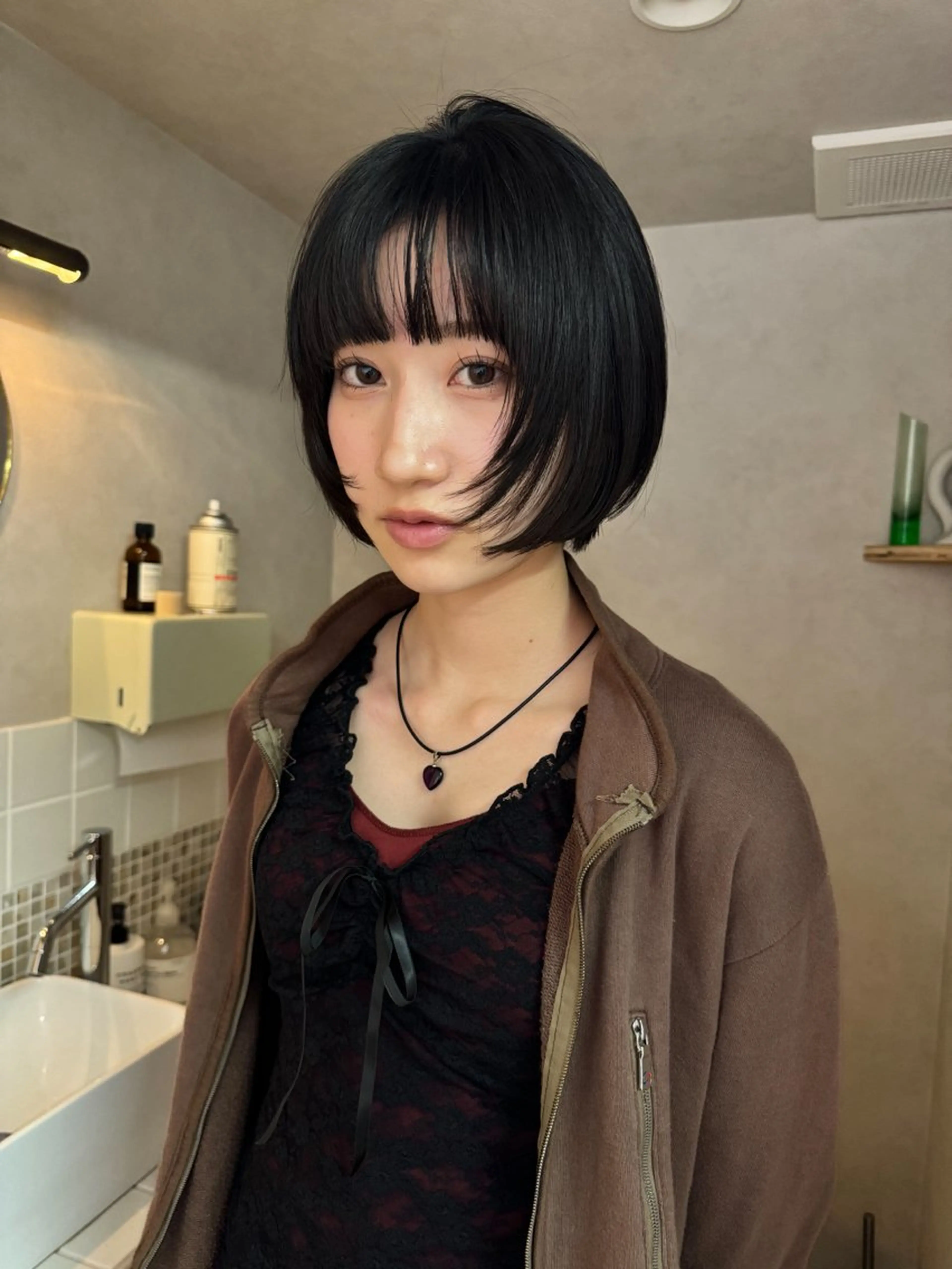 ショート 顔周りレイヤー/韓国 ブリーチminamiのヘアスタイル