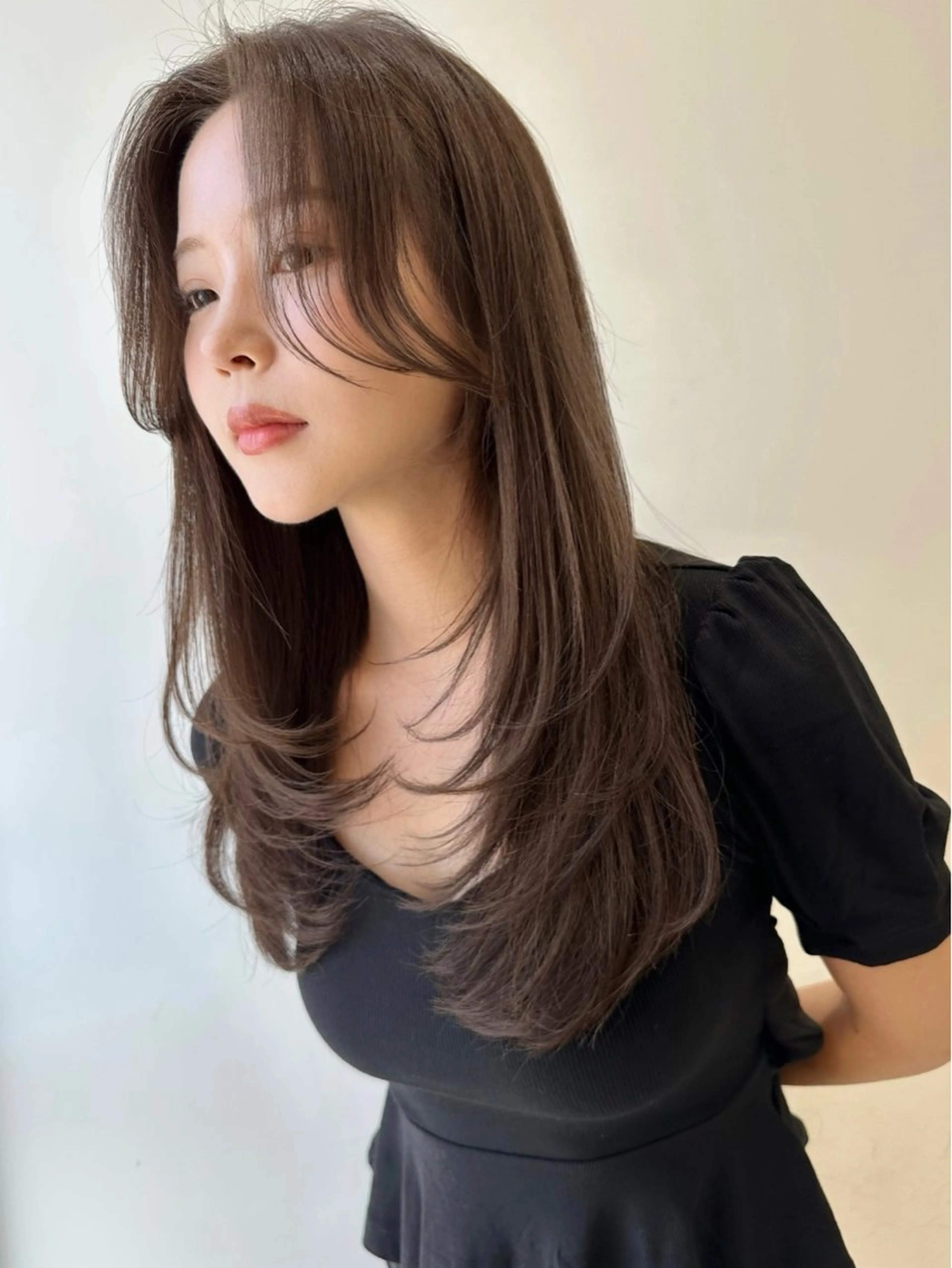 セミロング レイヤー/韓国 ハイトーン興津史弥のヘアスタイル