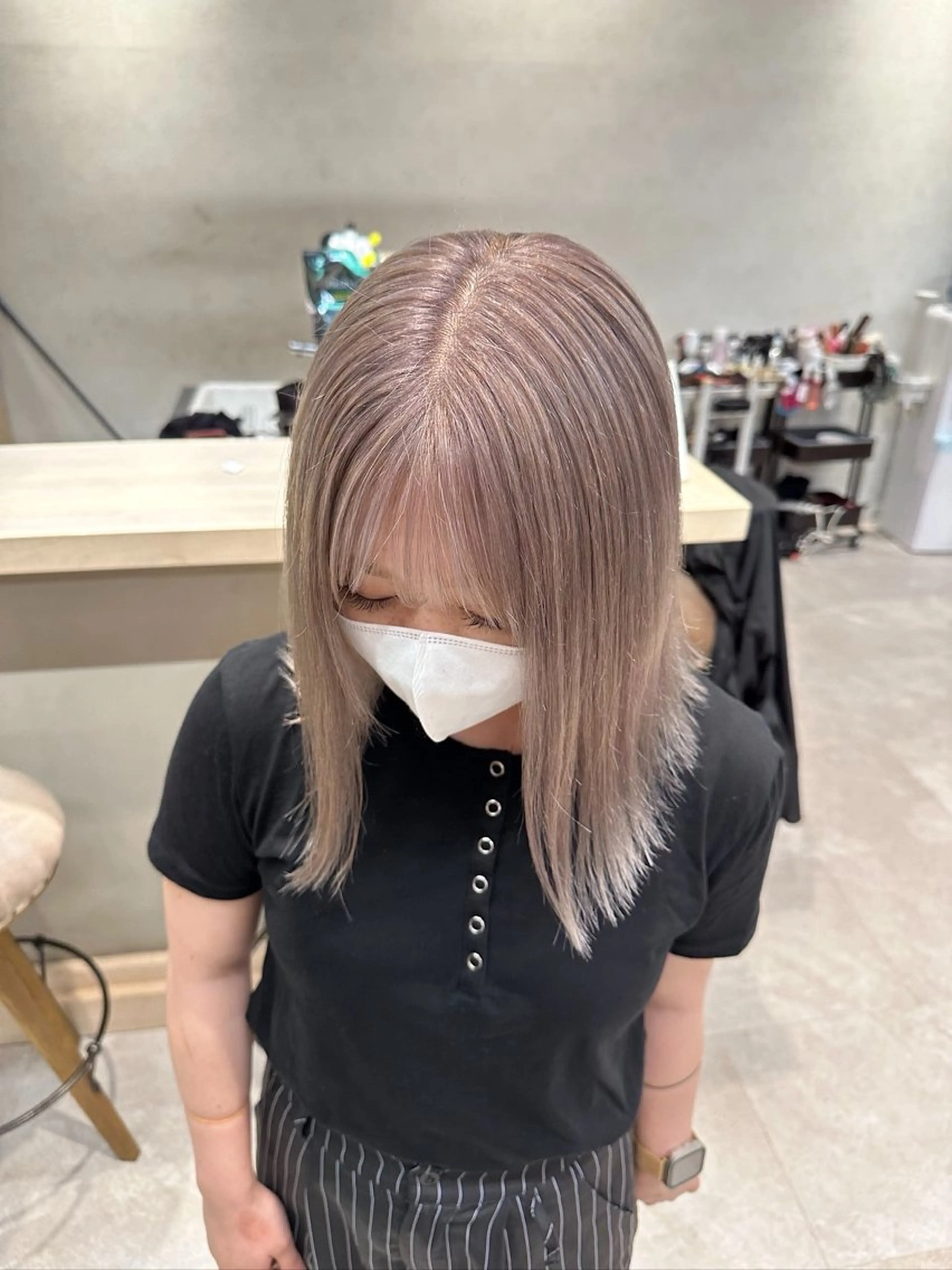 ミディアム カラー ハイトーン💗ピンク 🛼ベージュ🍀のヘアスタイル