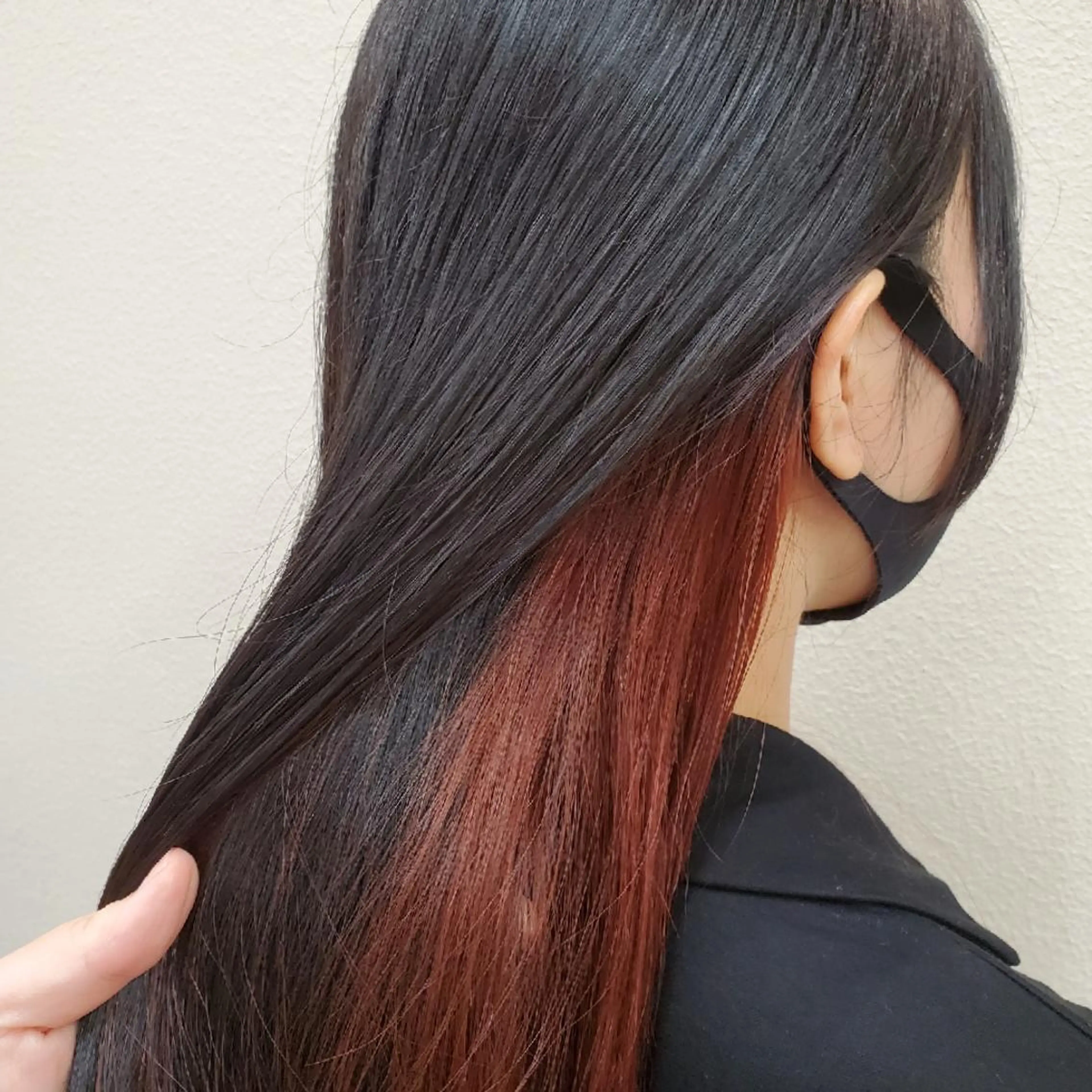 ロング カラー インナーカラー レッドカラー 推しアニメカラー🌈 ツヤ透明感カラー🦄のヘアスタイル