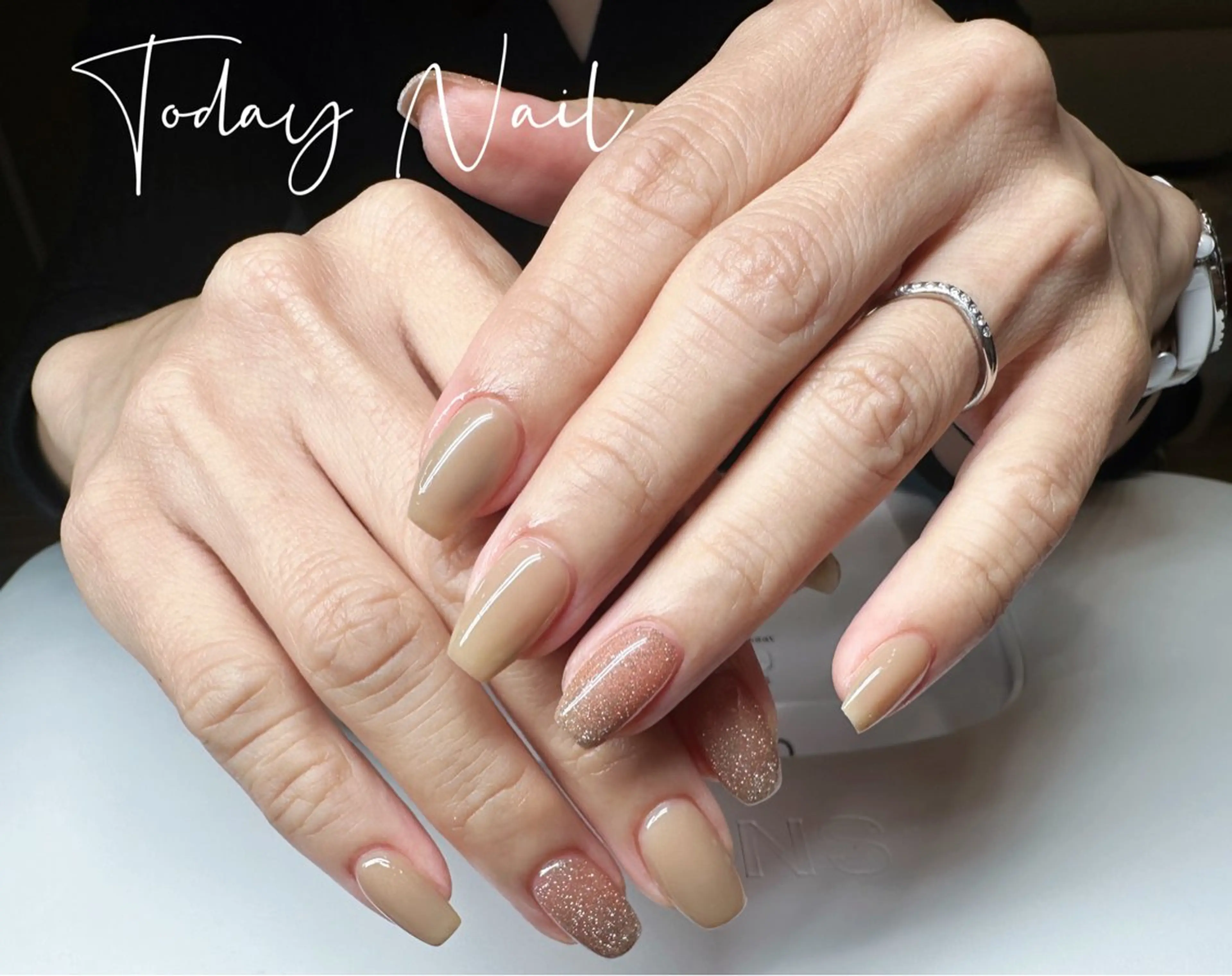 自爪ワンカラー2色okの写真