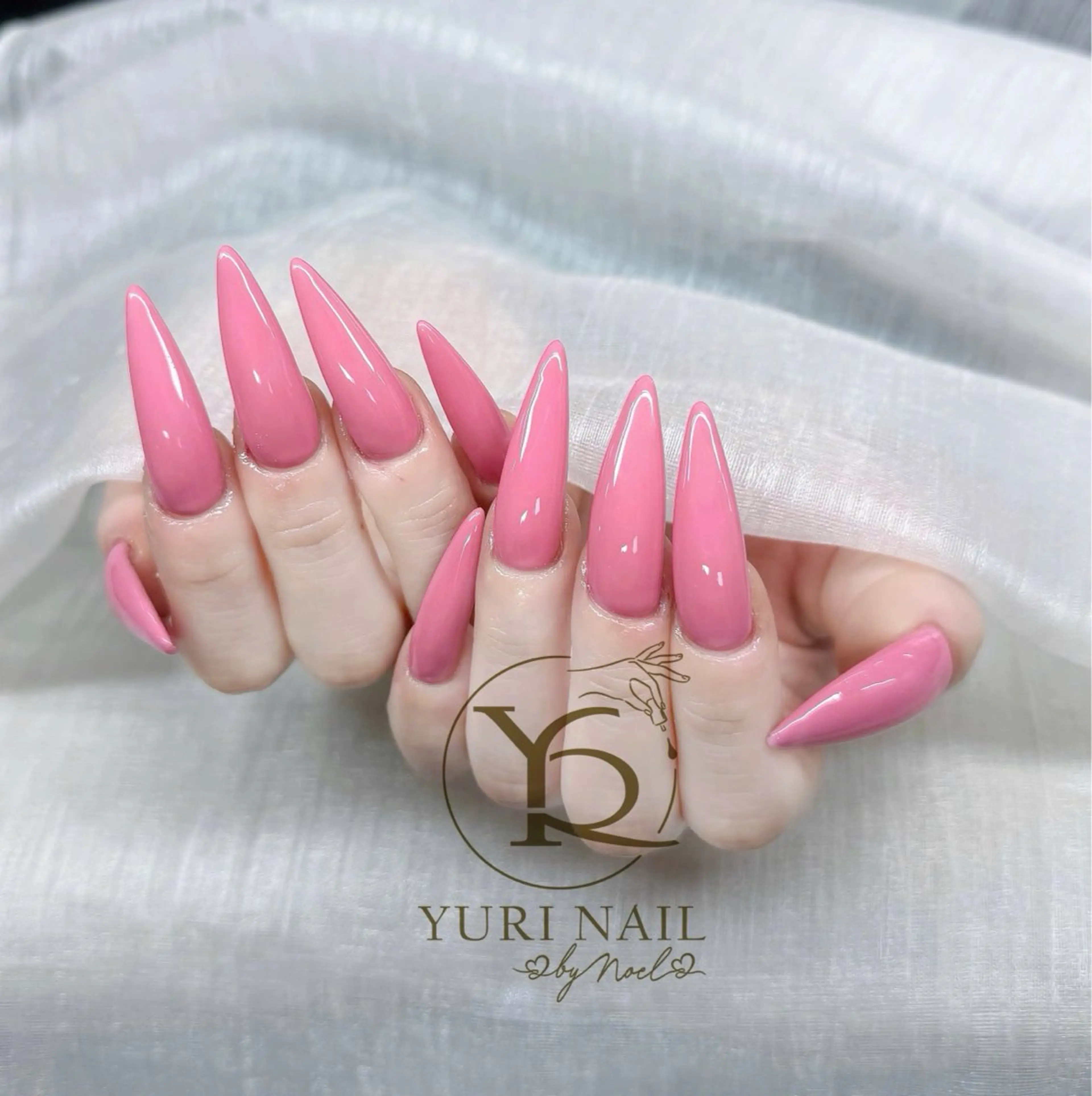 ネイル オーロラネイル ブルー チークネイル フレンチネイル ジェルネイル ハンドネイル フットネイル YURI Nail Salon Funabashi所属・YURI Nail Funabashiのネイルデザイン