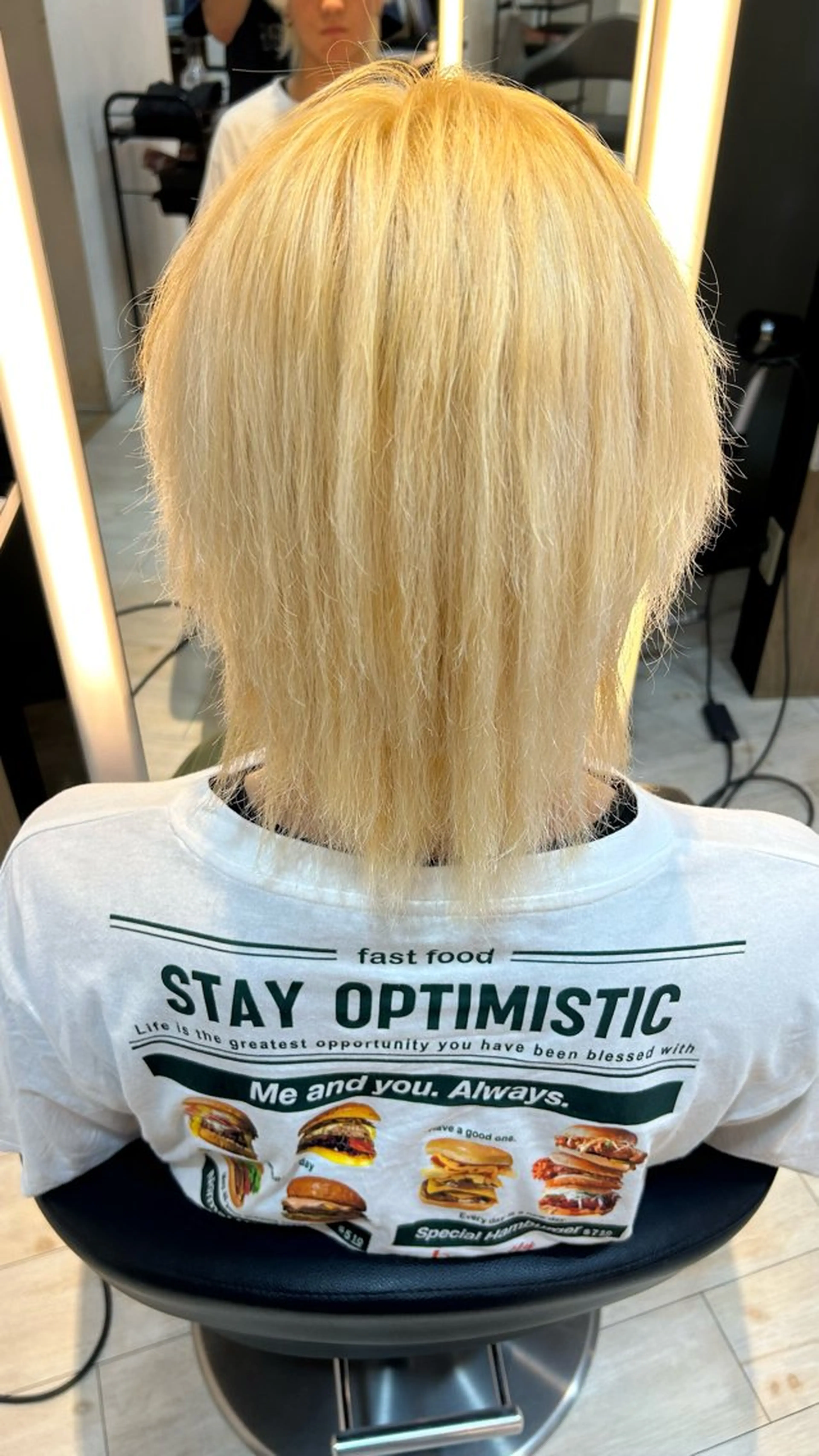 カラー メンズ メンズブリーチ ブリーチ ブロンド ホワイトブロンド カット ヘアカラー トリートメント 有働由良／ハイトーン ／韓国メンズヘアのヘアスタイル