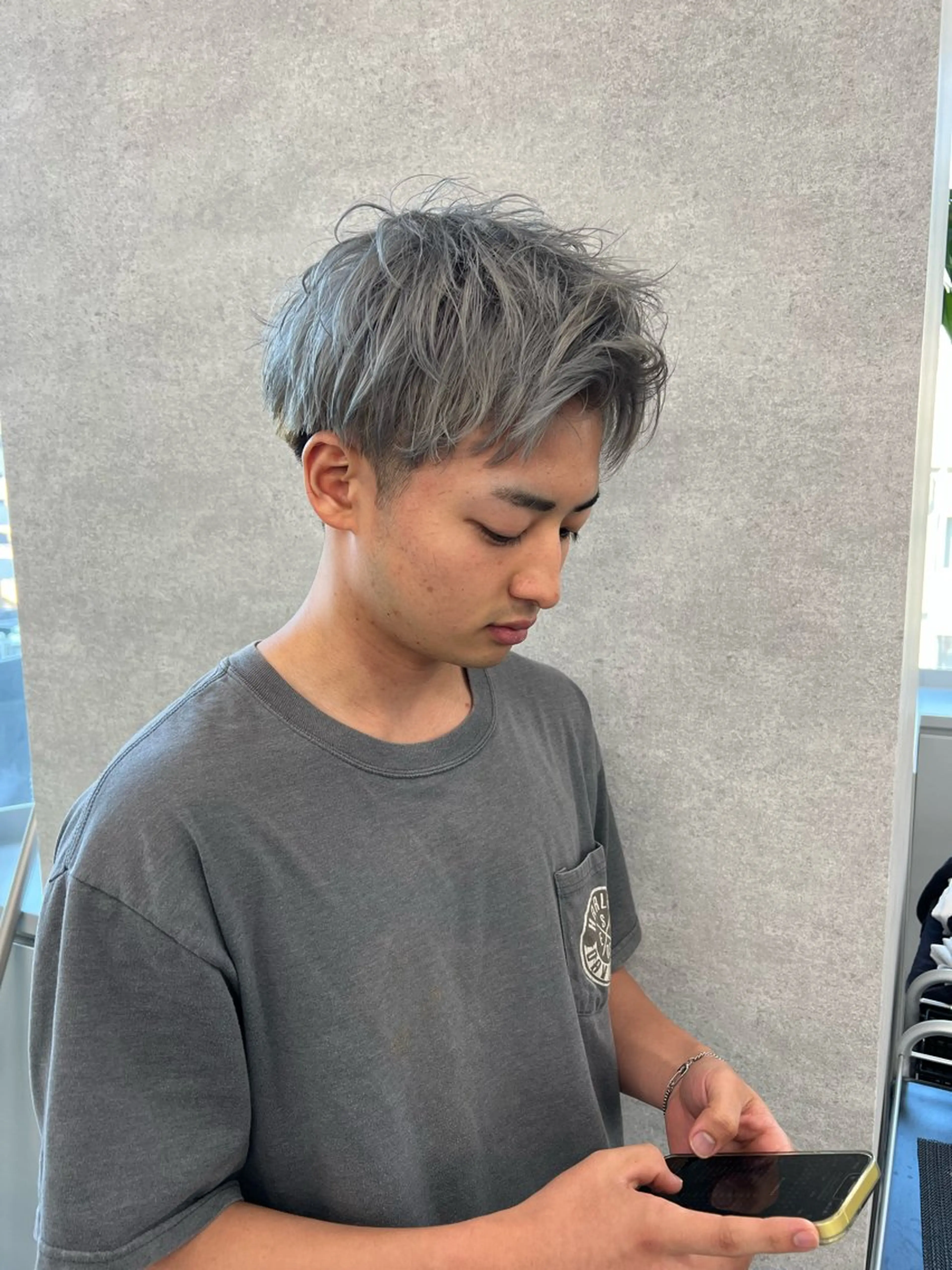 ショート カラー メンズ ベージュカラー シルバー シルバーベージュ ヘアカラー 垢抜けハイトーン☀/ 笑顔の美容師/しゅんのヘアスタイル