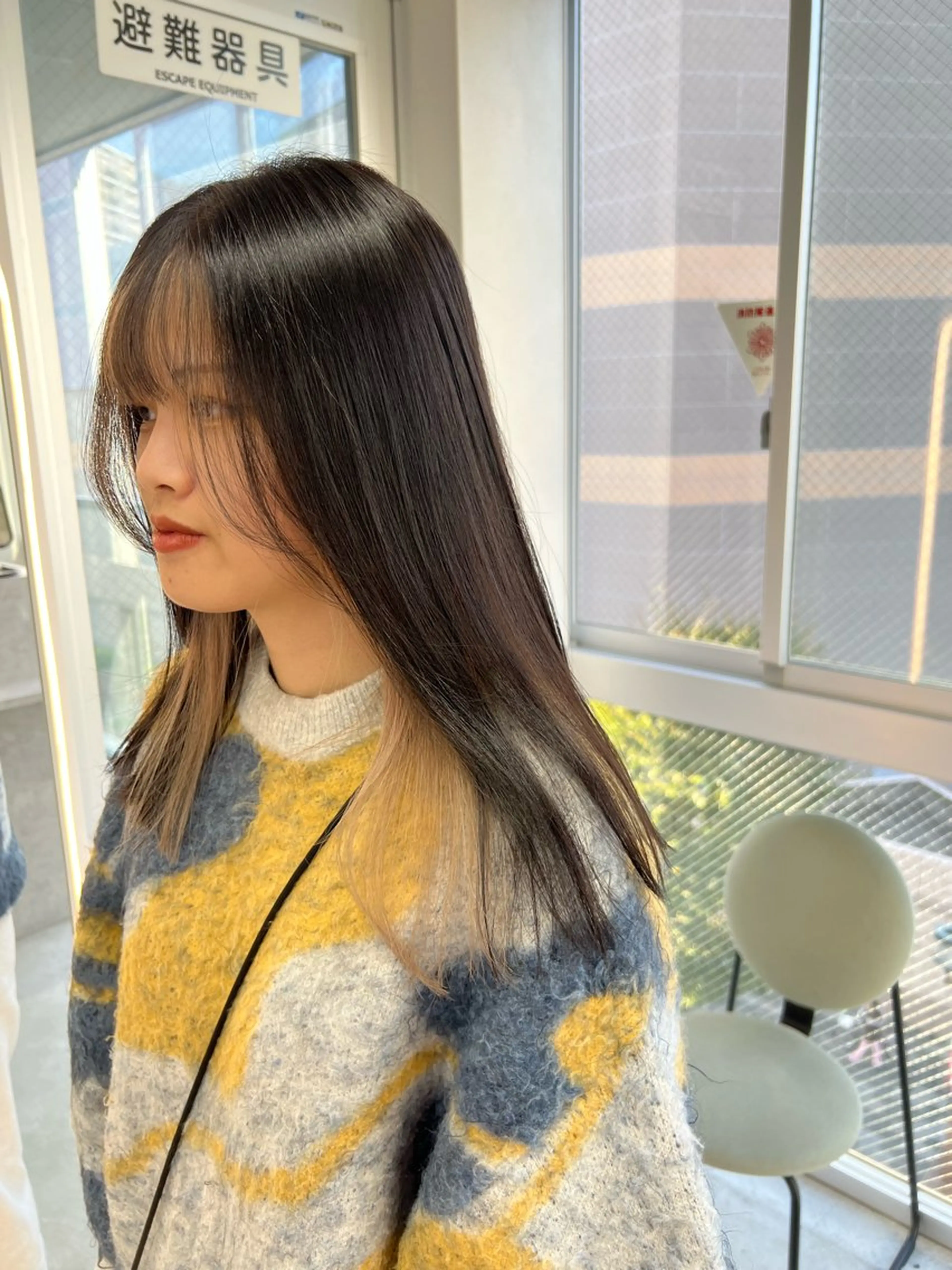 セミロング ヘアカラー maya レイヤーカットのヘアスタイル