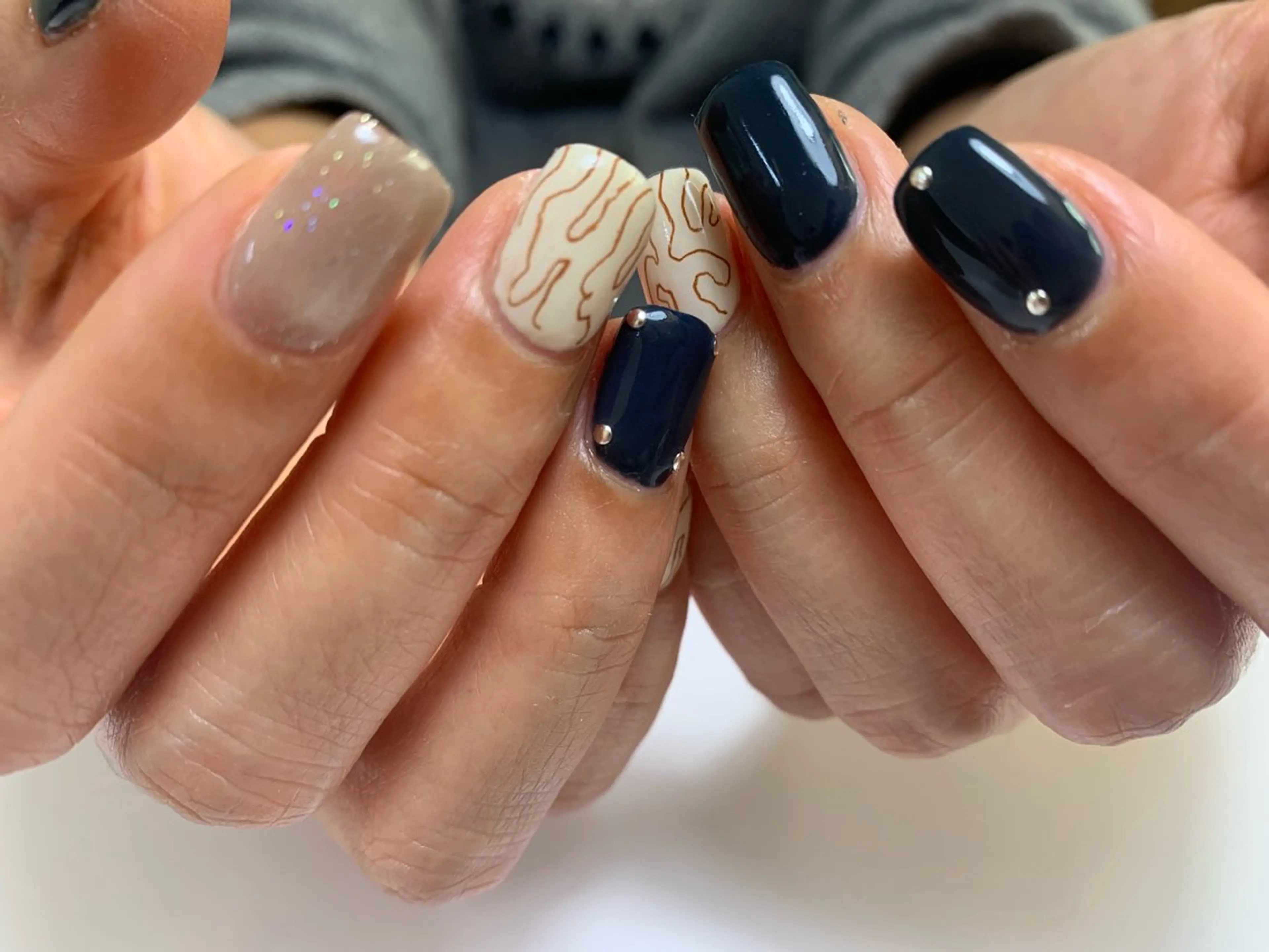 ネイル アートネイル シンプルネイル ストーンネイル is.nail 🌷sonokoのネイルデザイン