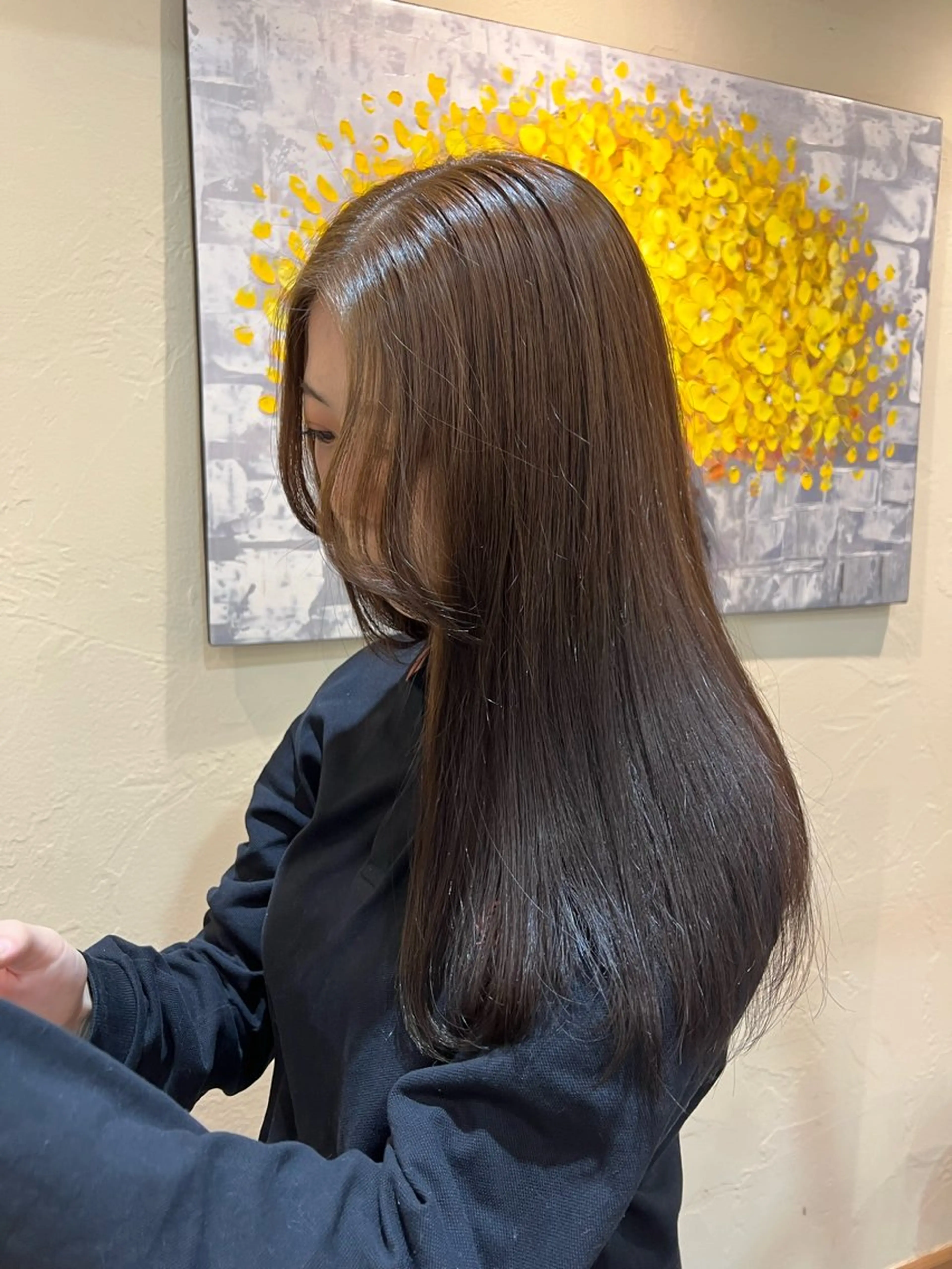 セミロング カラー ヘアアレンジ ベージュカラー オリーブベージュ 韓国風ヘア 石黒 理々花のヘアスタイル