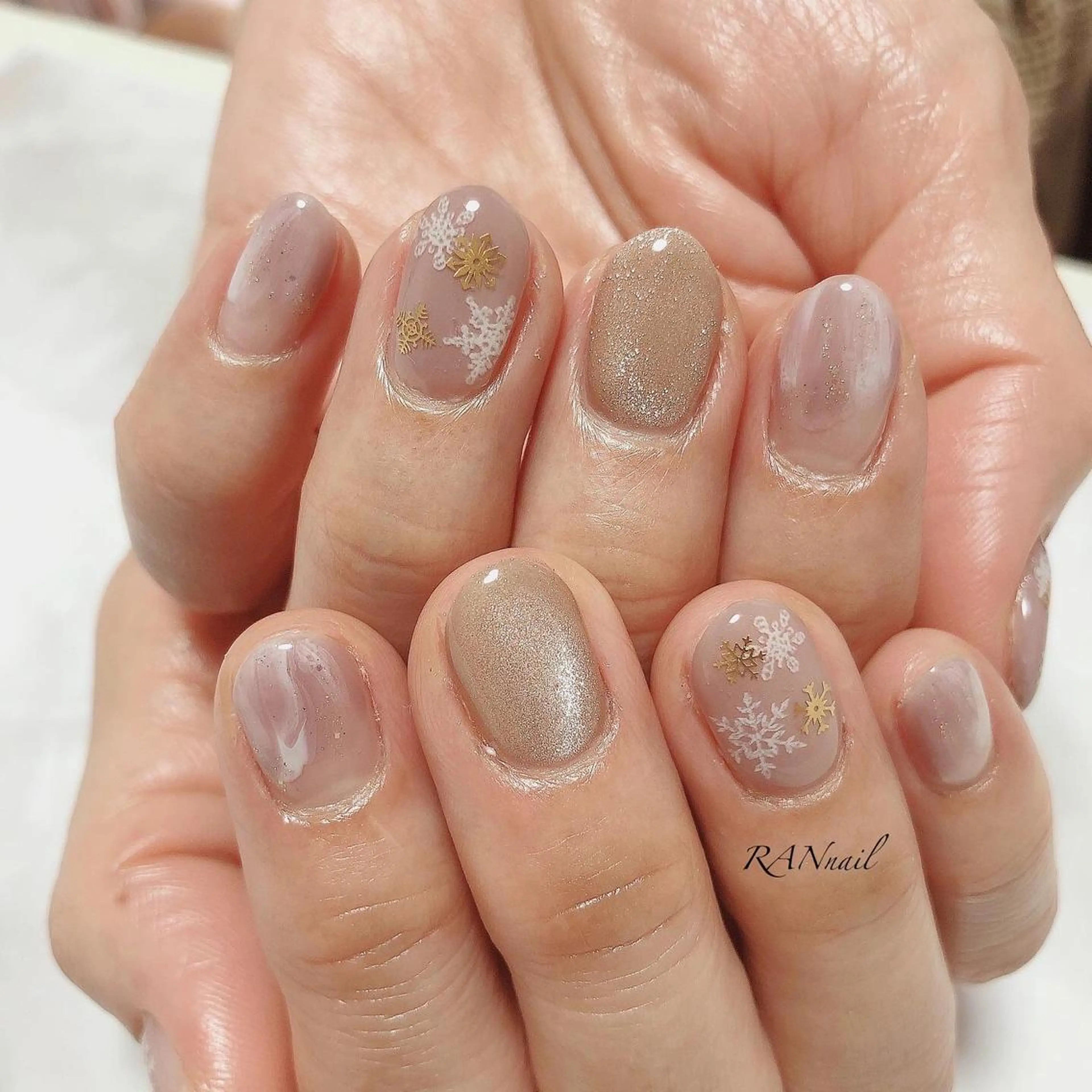 ネイル キラキラネイル ラメ(グリッター) オフィスネイル ピンク シンプルネイル RAN nail 〜ランネイル〜所属・RAN nailのネイルデザイン