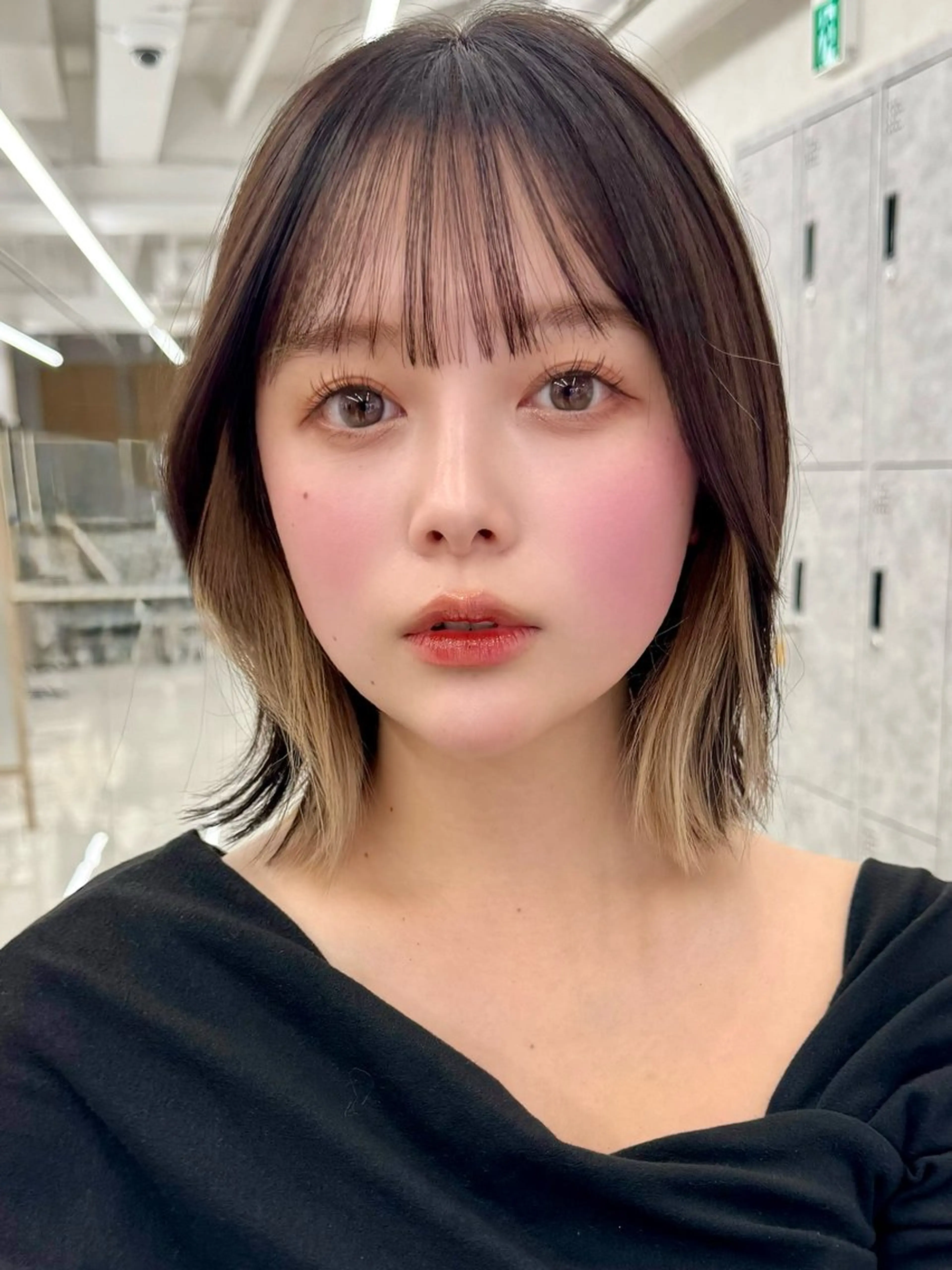 🔷【簡単にイメチェン】🔷インナーカラー➕前髪カット　※前髪なしでもご案内可能です　🇰🇷韓国風ヘアが得意です🙆の写真