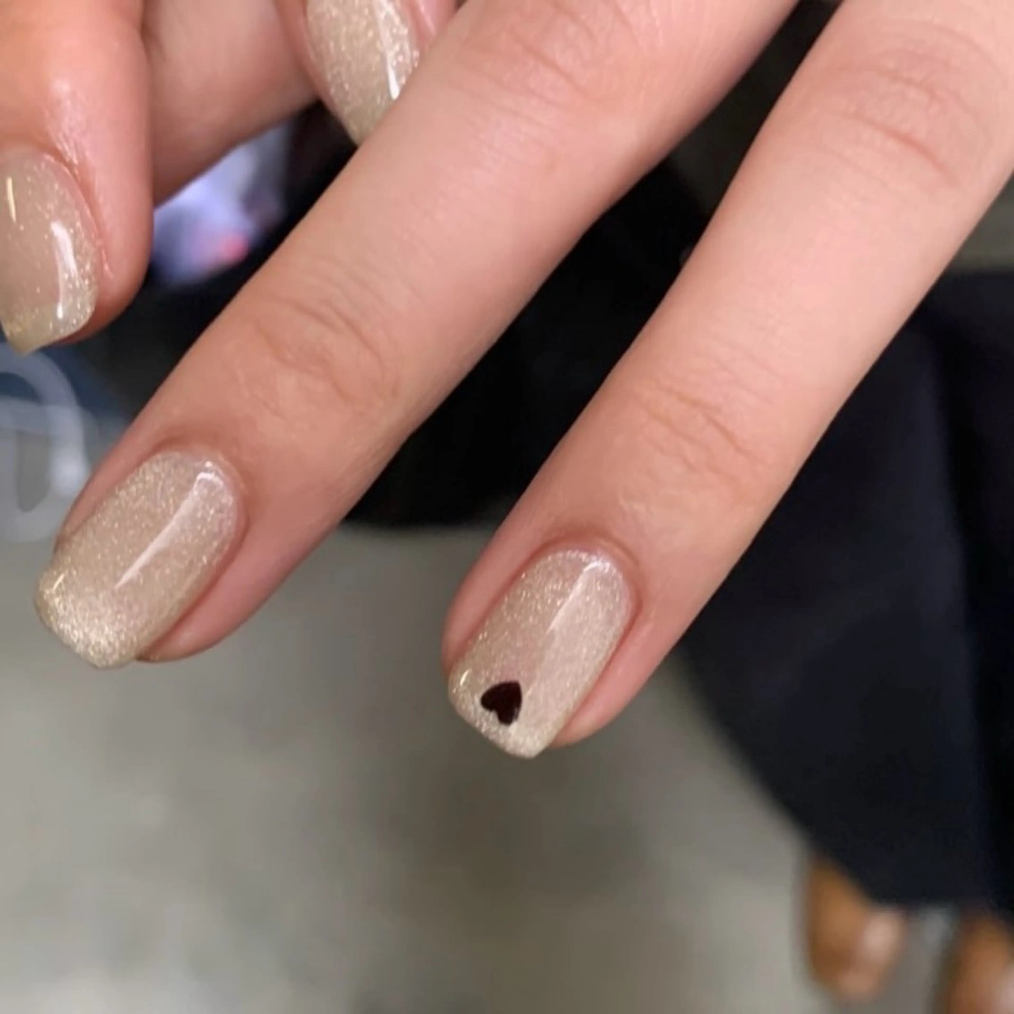 ネイル マグネットネイル パラジェルサロン 大人女性が通うサロンのネイルデザイン