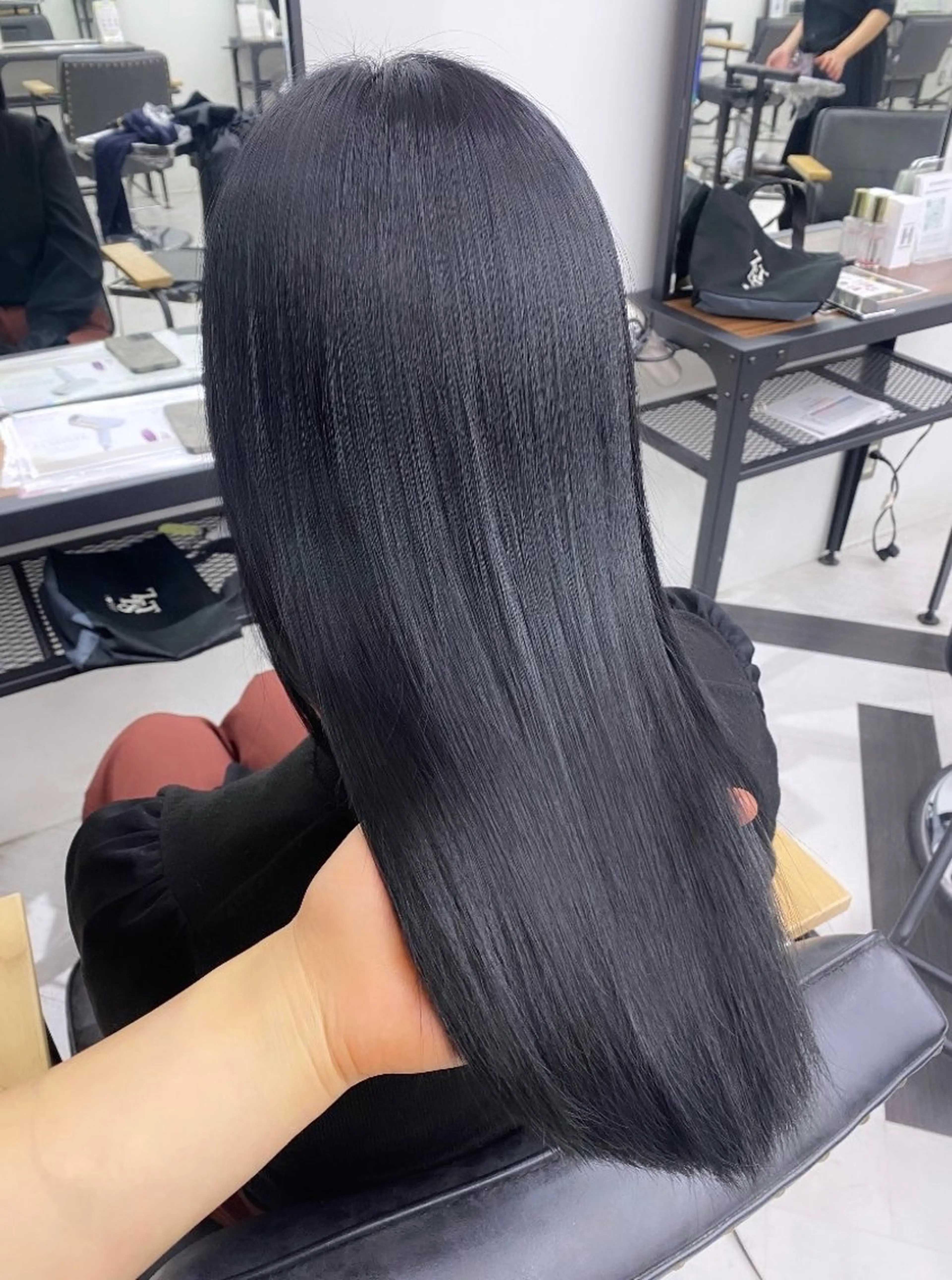 ロング カラー ブリーチ ケアブリーチ 透明感カラー ハイトーンカラー 韓国風カラー emu所属・けいこ🍊ニュアンス ネイル/個性派ネイルのネイルデザイン