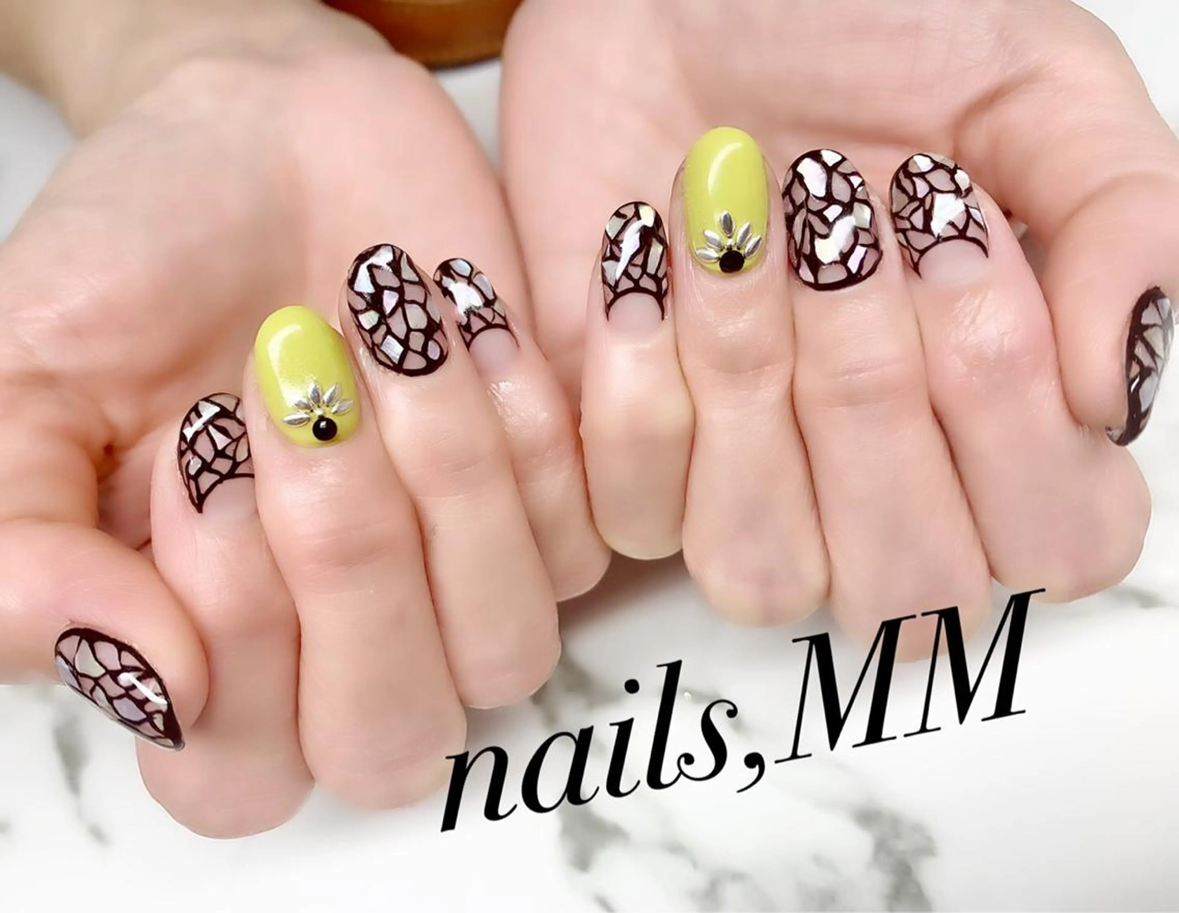 ネイル マツエク・マツパ ハンドネイル nailsalon MMのネイルデザイン