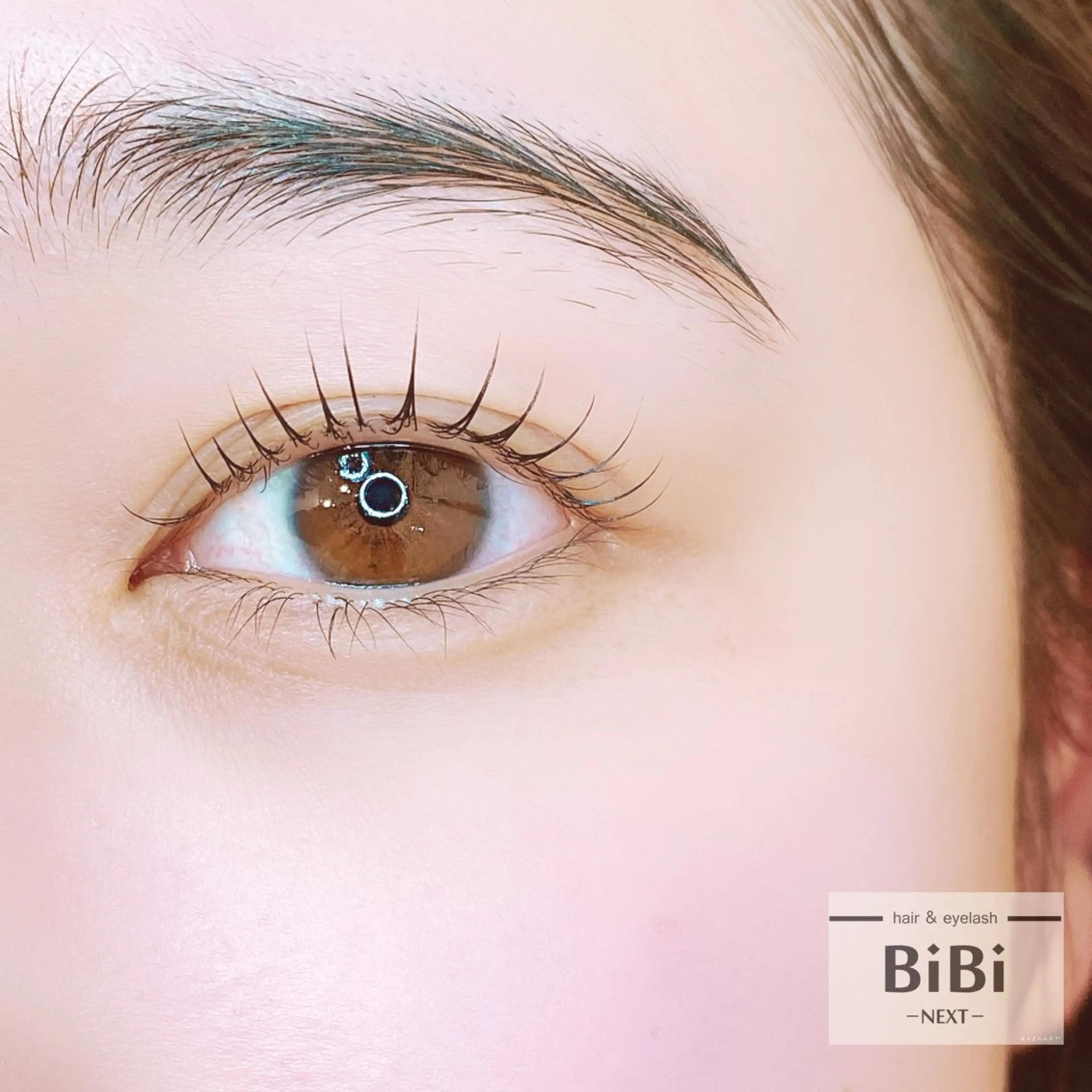 マツエク・マツパ BiBi-NEXT-所属・茂木 あゆかのヘアスタイル