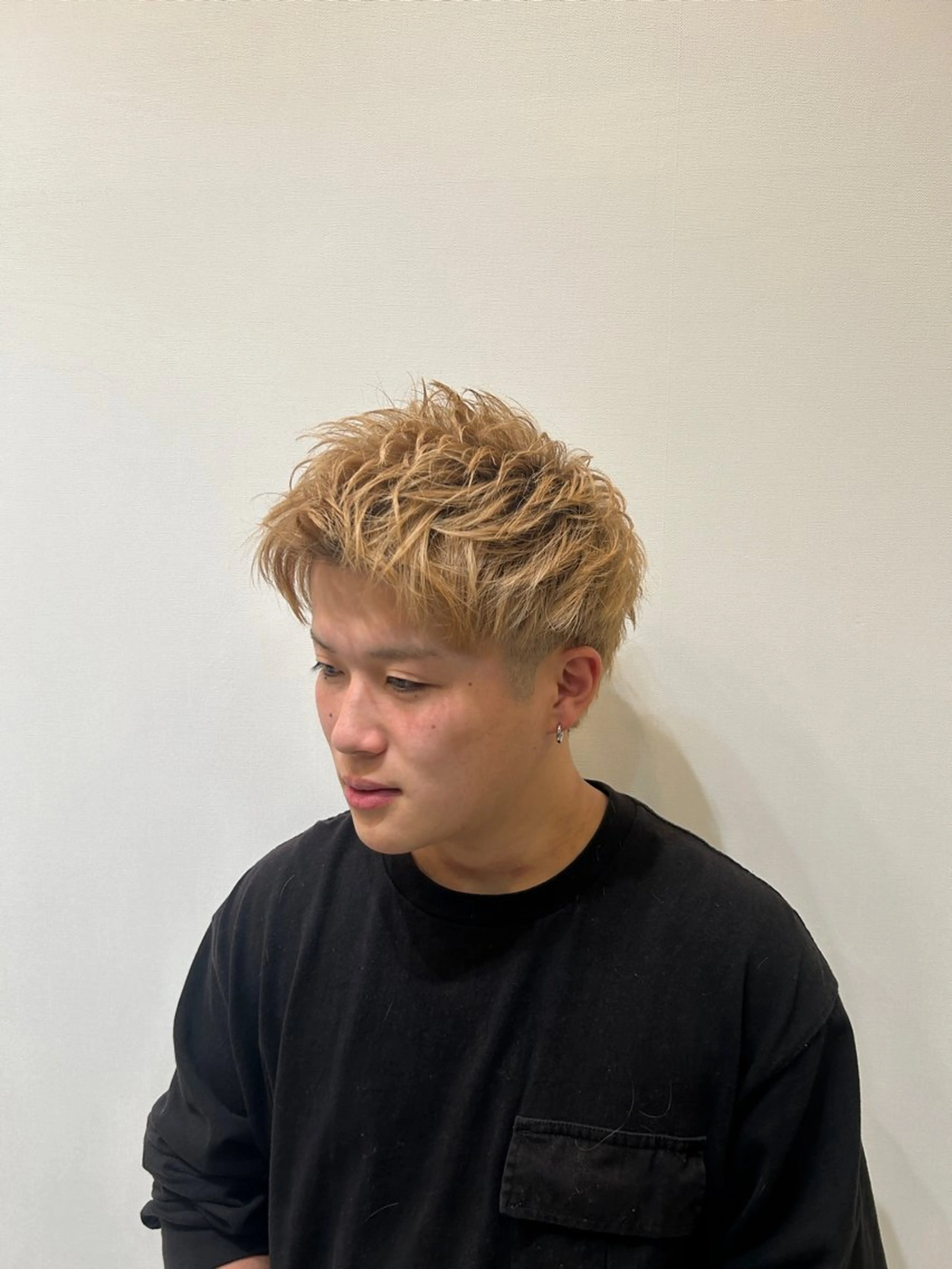 ショート メンズ スパイキーショート ショートヘア Agu hair rojet所属・Ryujiハイトーン /デザインカラーのヘアスタイル