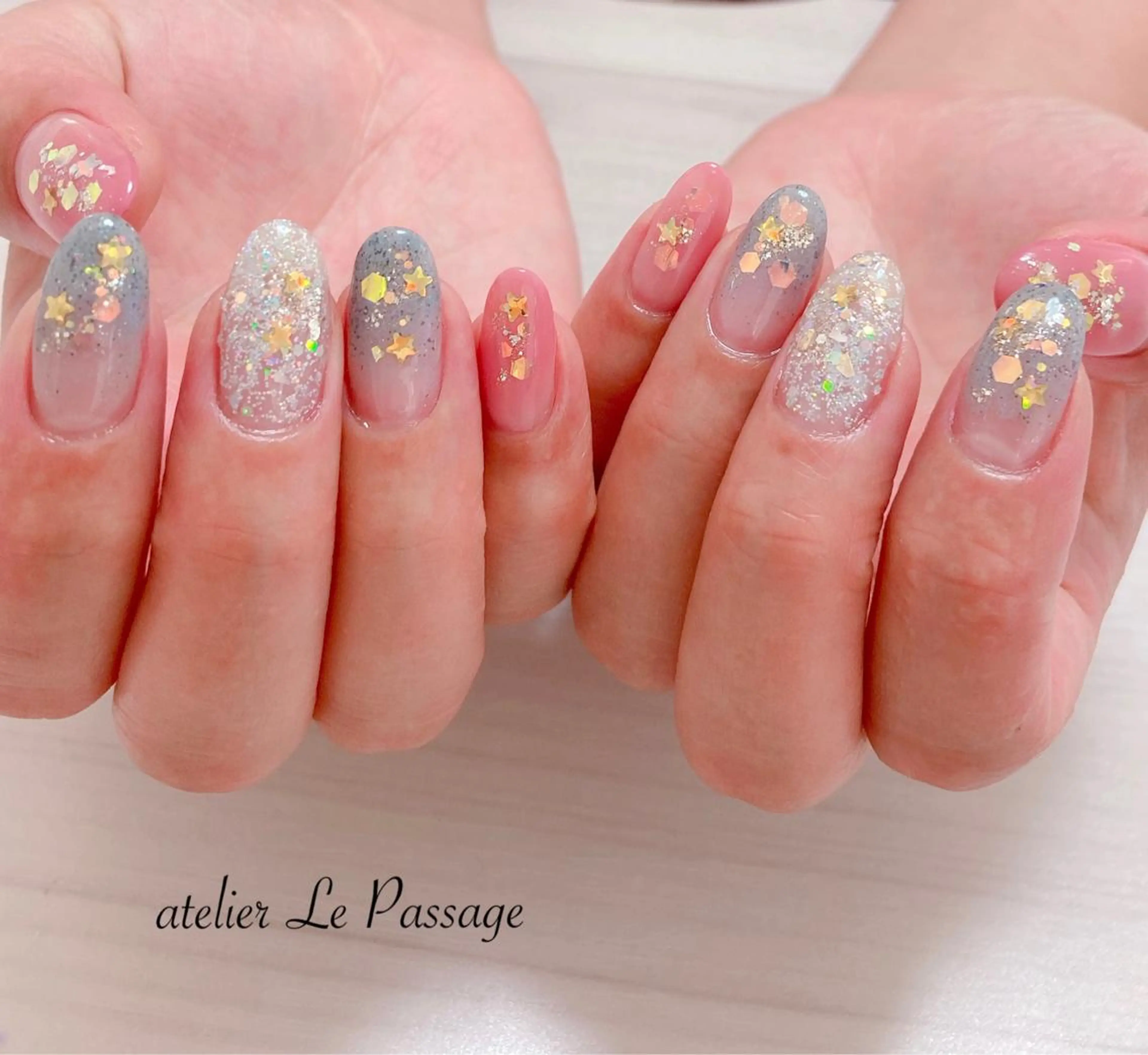 ネイル フレンチネイル ジェルネイル キラキラネイル ニュアンスネイル パラジェル ハンドネイル Atelier Le Passage所属・h nakatsukaのネイルデザイン