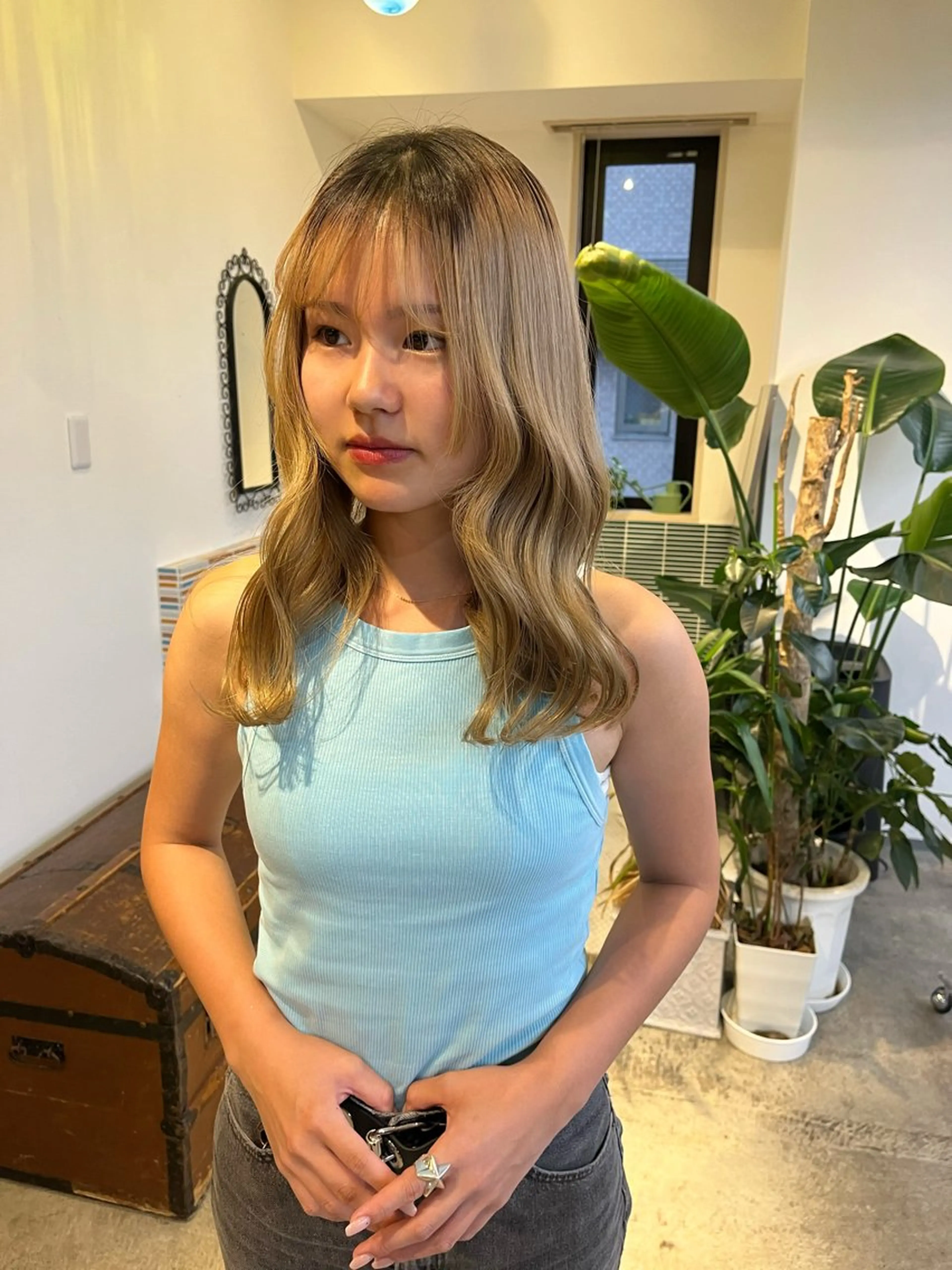 セミロング カラー ブリーチ カット ヘアカラー トリートメント 🩷ハイトーン透明感 レイヤー🩷ユリカのヘアスタイル