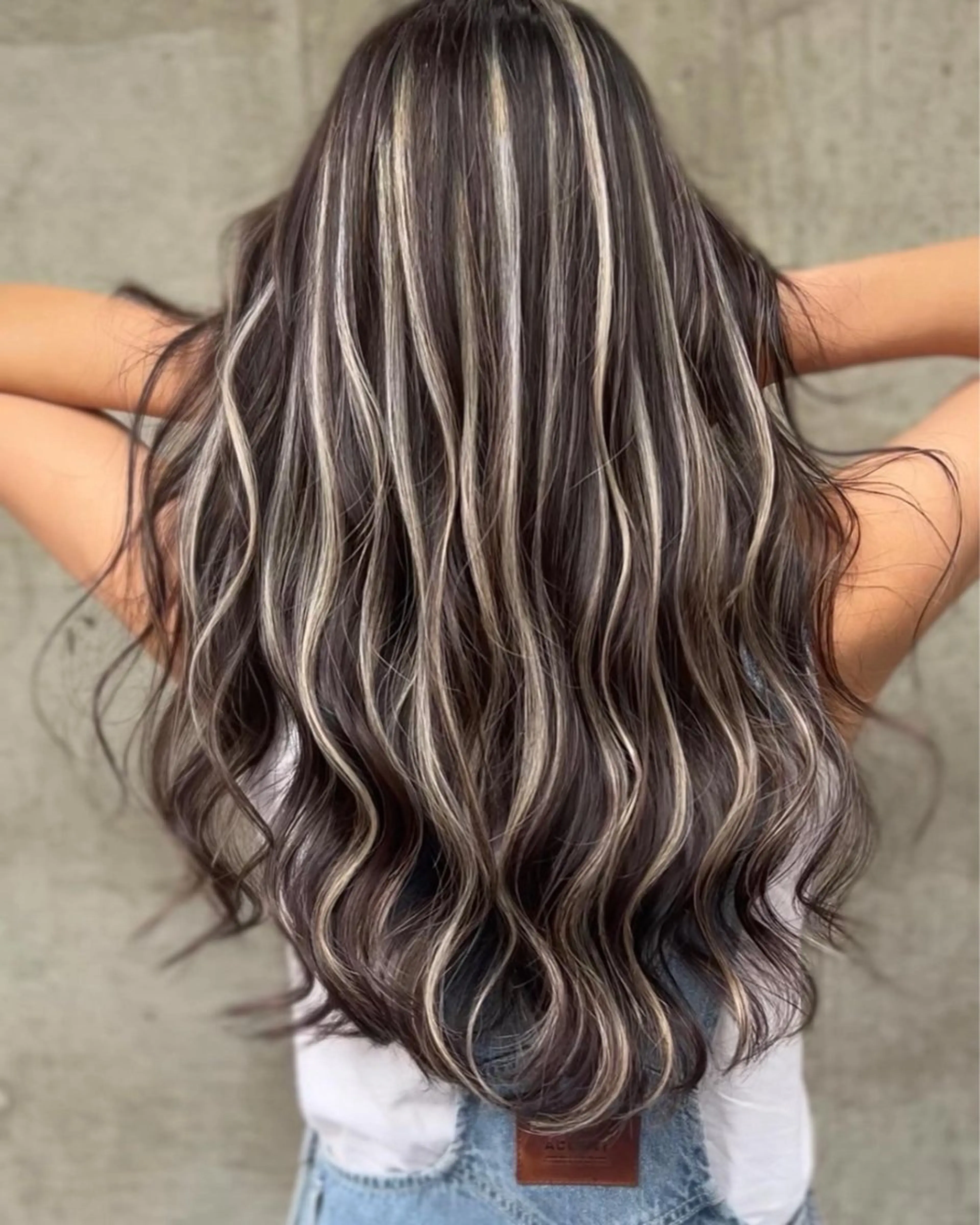 ロング ヘアカラー 🌺ハイライトカラー HINA🌺のヘアスタイル