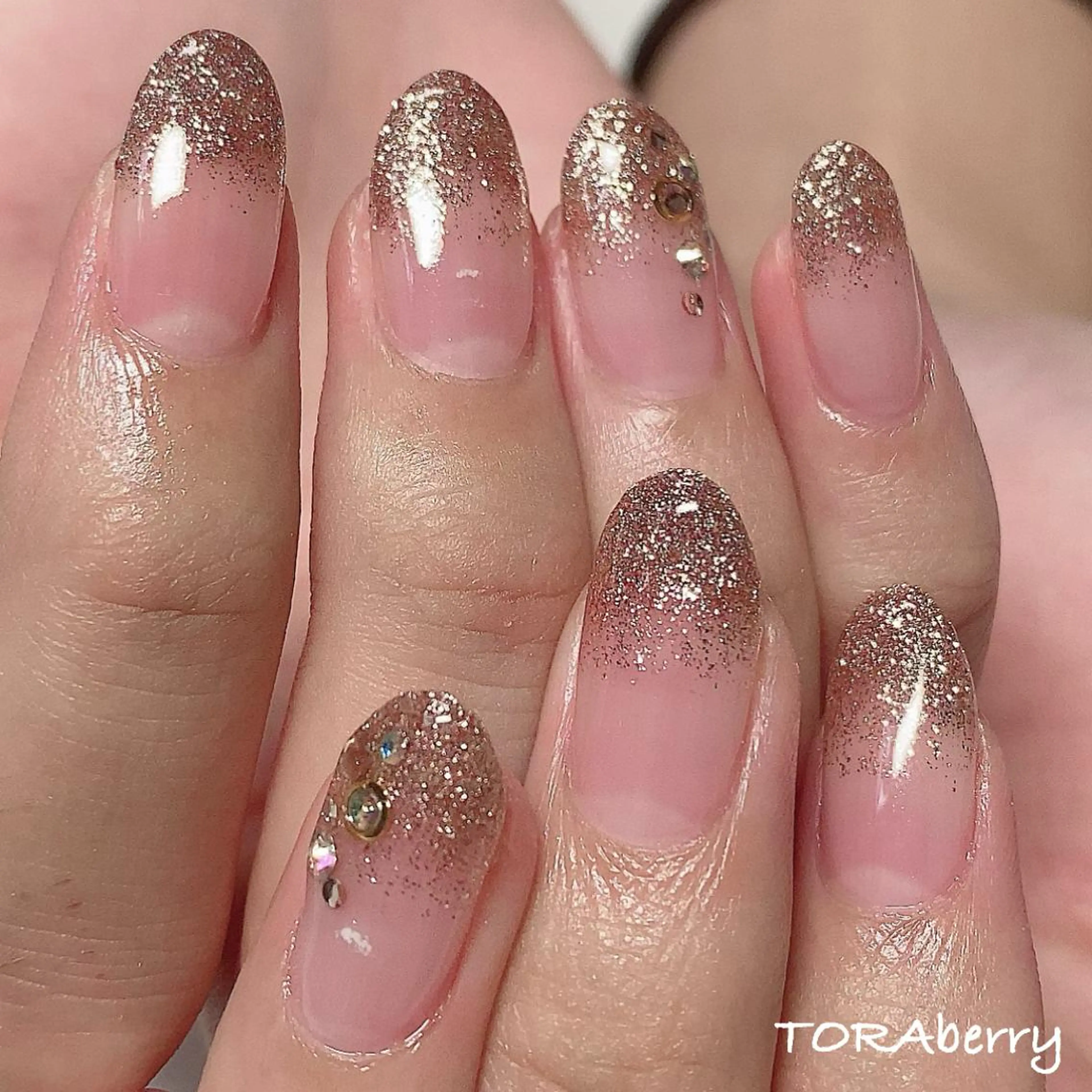 ネイル ラメ(グリッター) ラメグラデーション ハンドネイル ネイリスト なつみのネイルデザイン