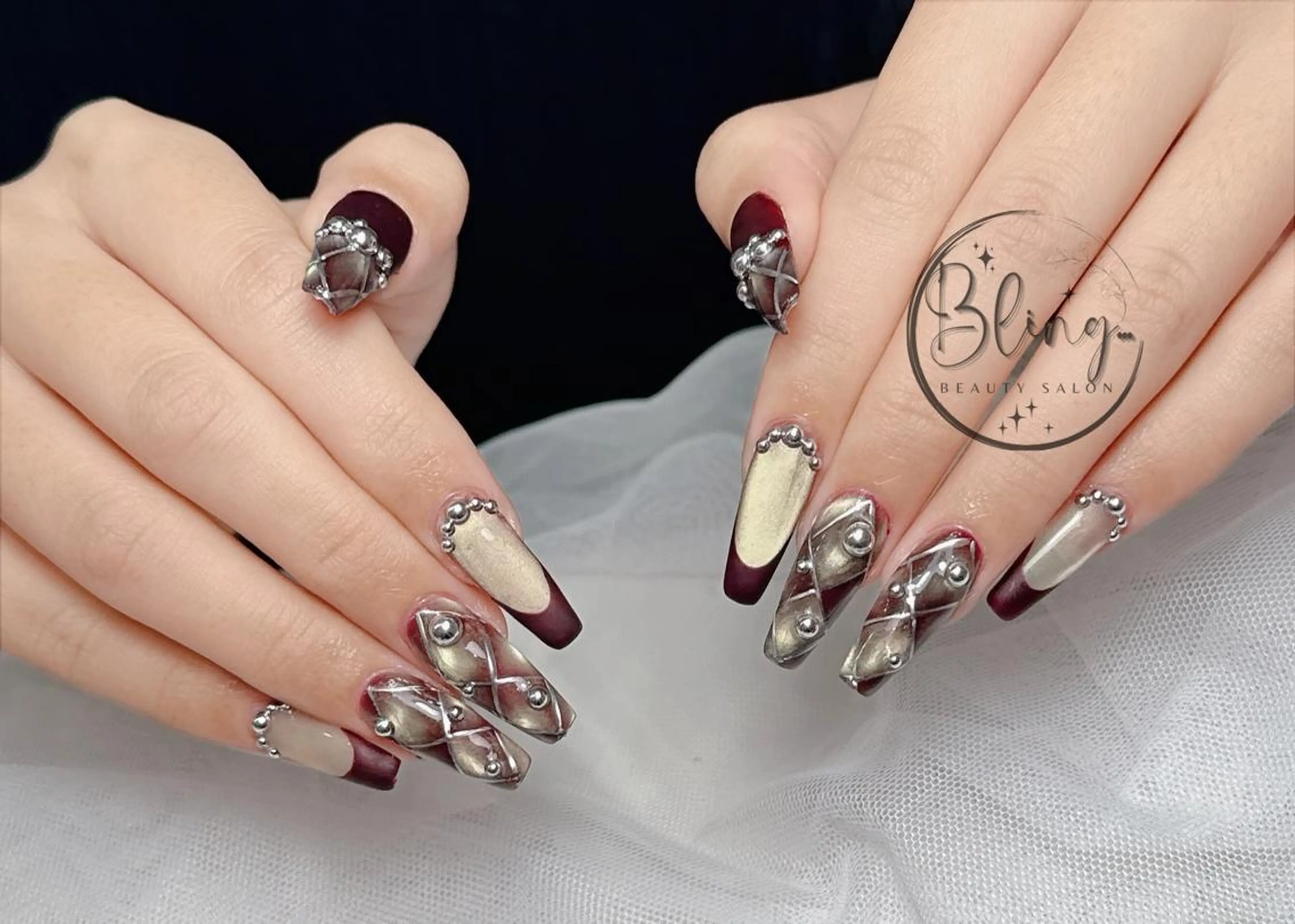 ロング カラー ベージュカラー グラデーションカラー ピンクカラー 韓国風ヘア ハンドネイル Bling Salonのネイルデザイン