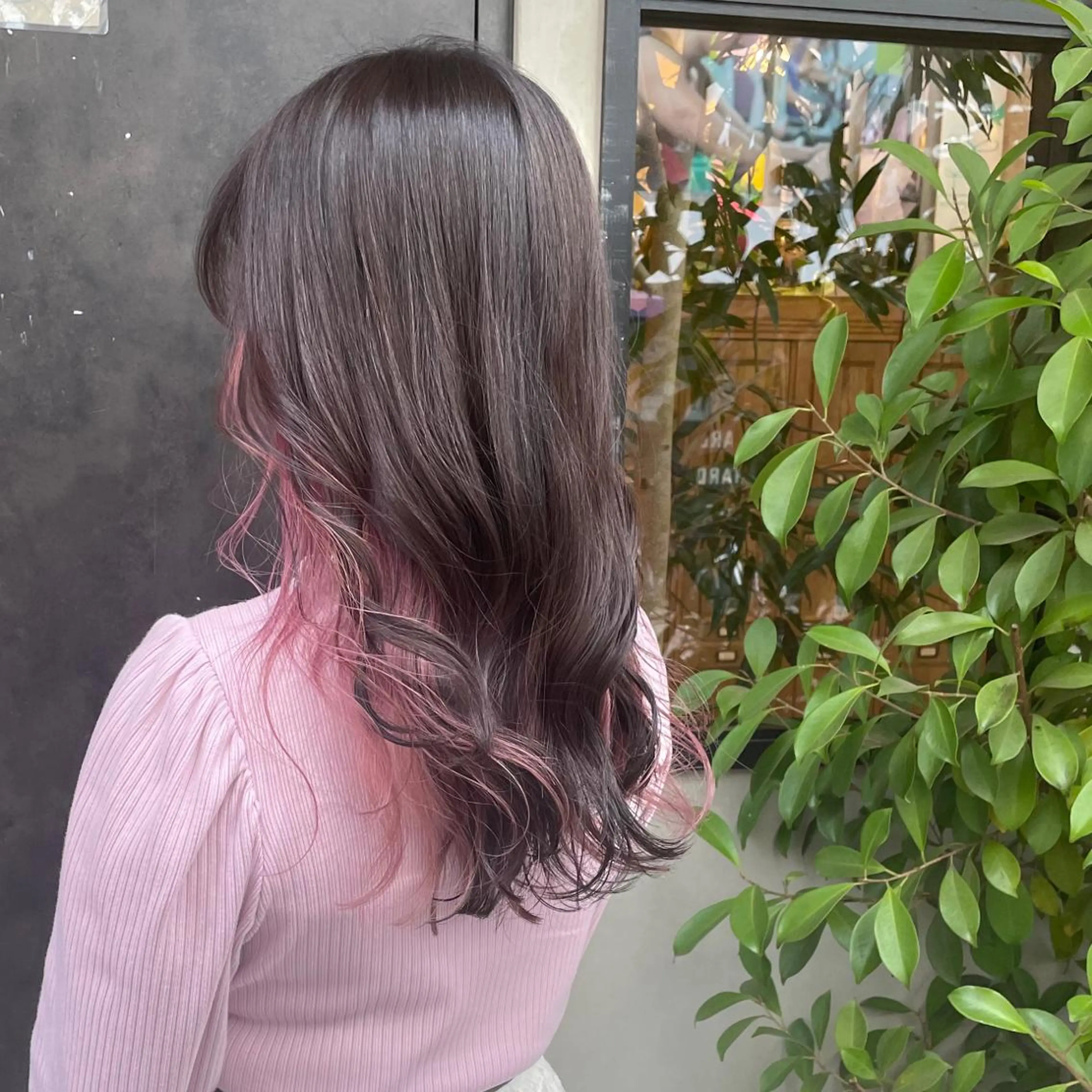 ロング カラー ブリーチ ピンクカラー ホワイトピンク カット ヘアカラー トリートメント 竹内 春奈のヘアスタイル