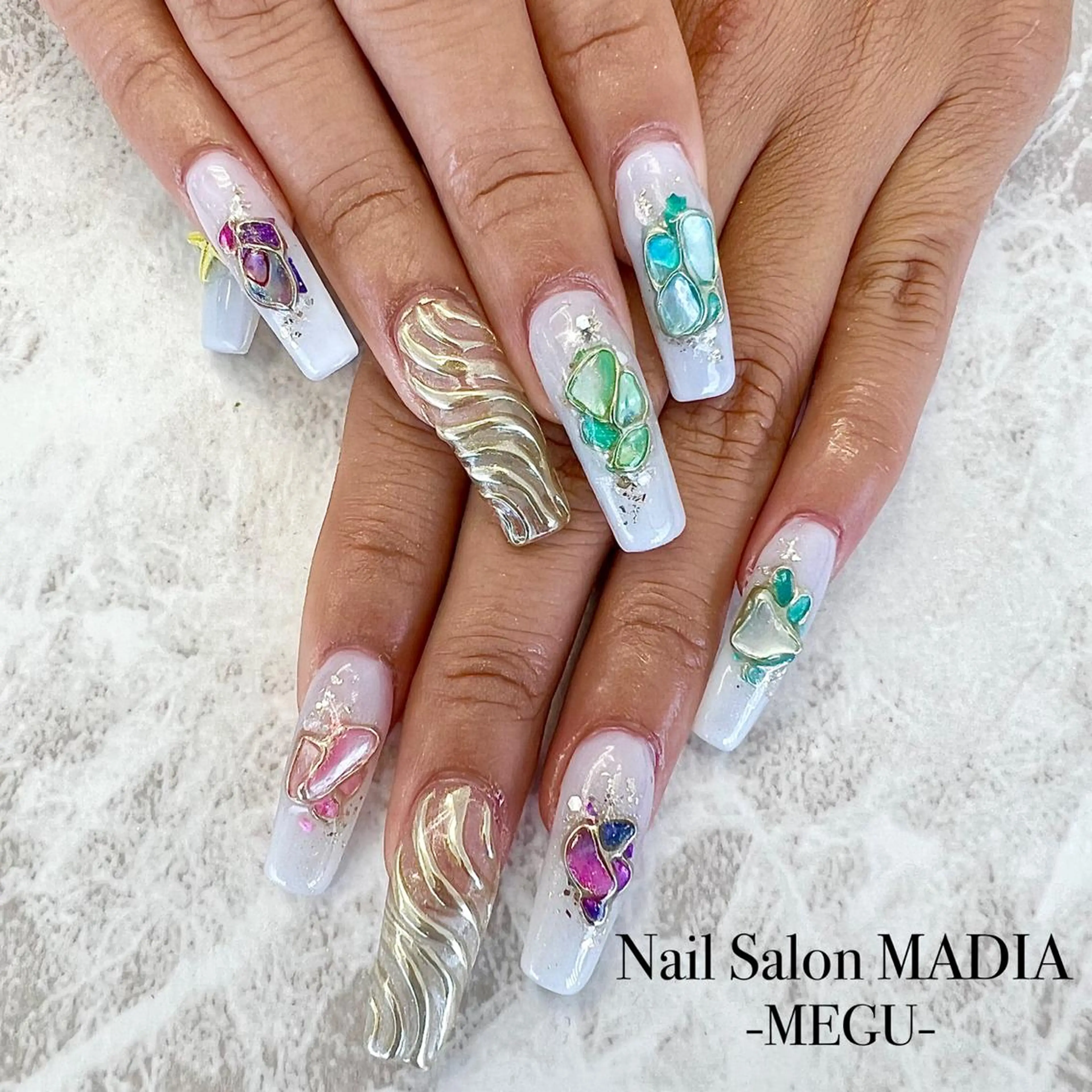 ネイル MADIA藤沢所属・MADIA MEGUのネイルデザイン