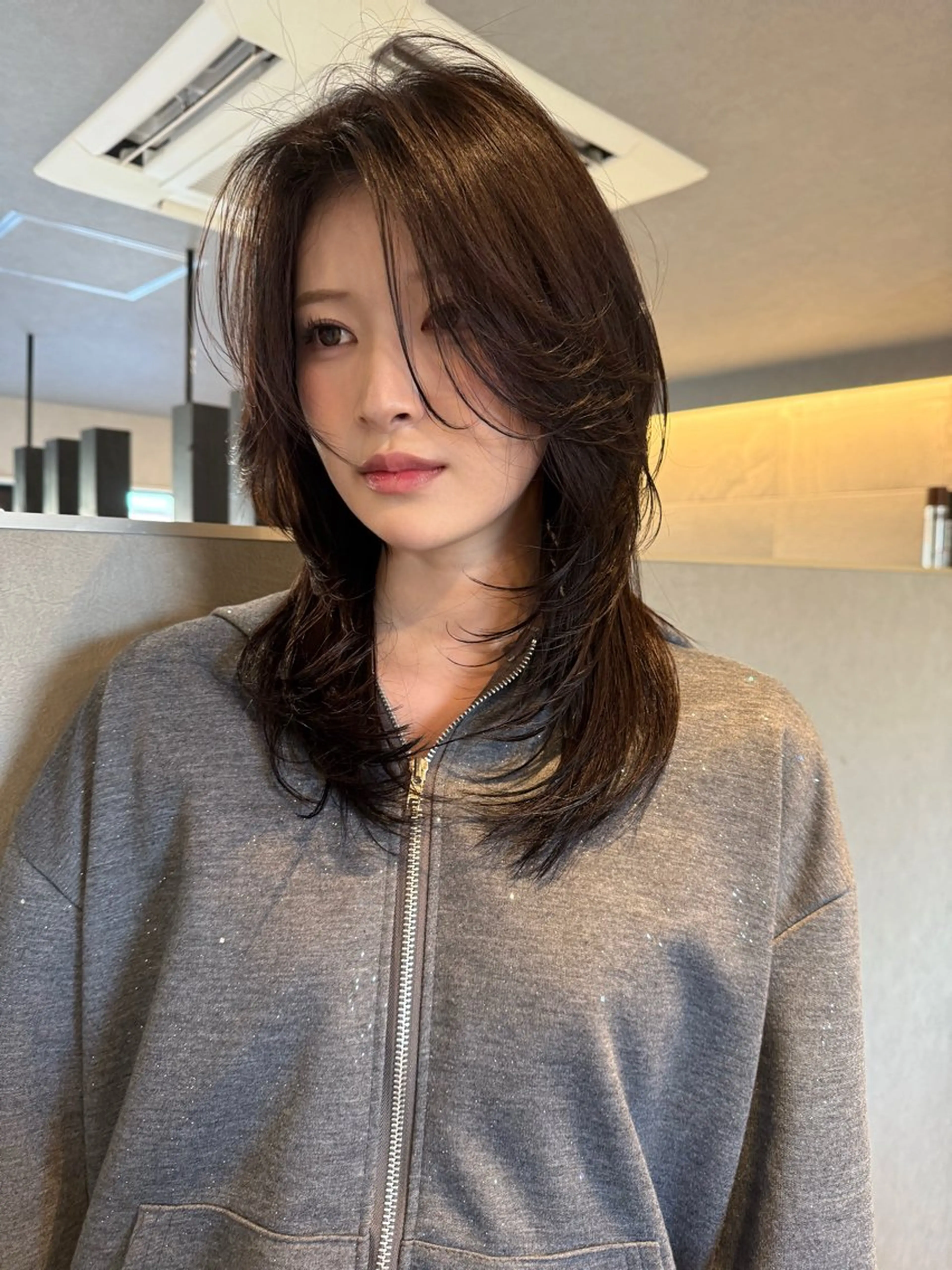 ミディアム レイヤーカット カット 透明カラー/レイヤー misaki °＊のヘアスタイル