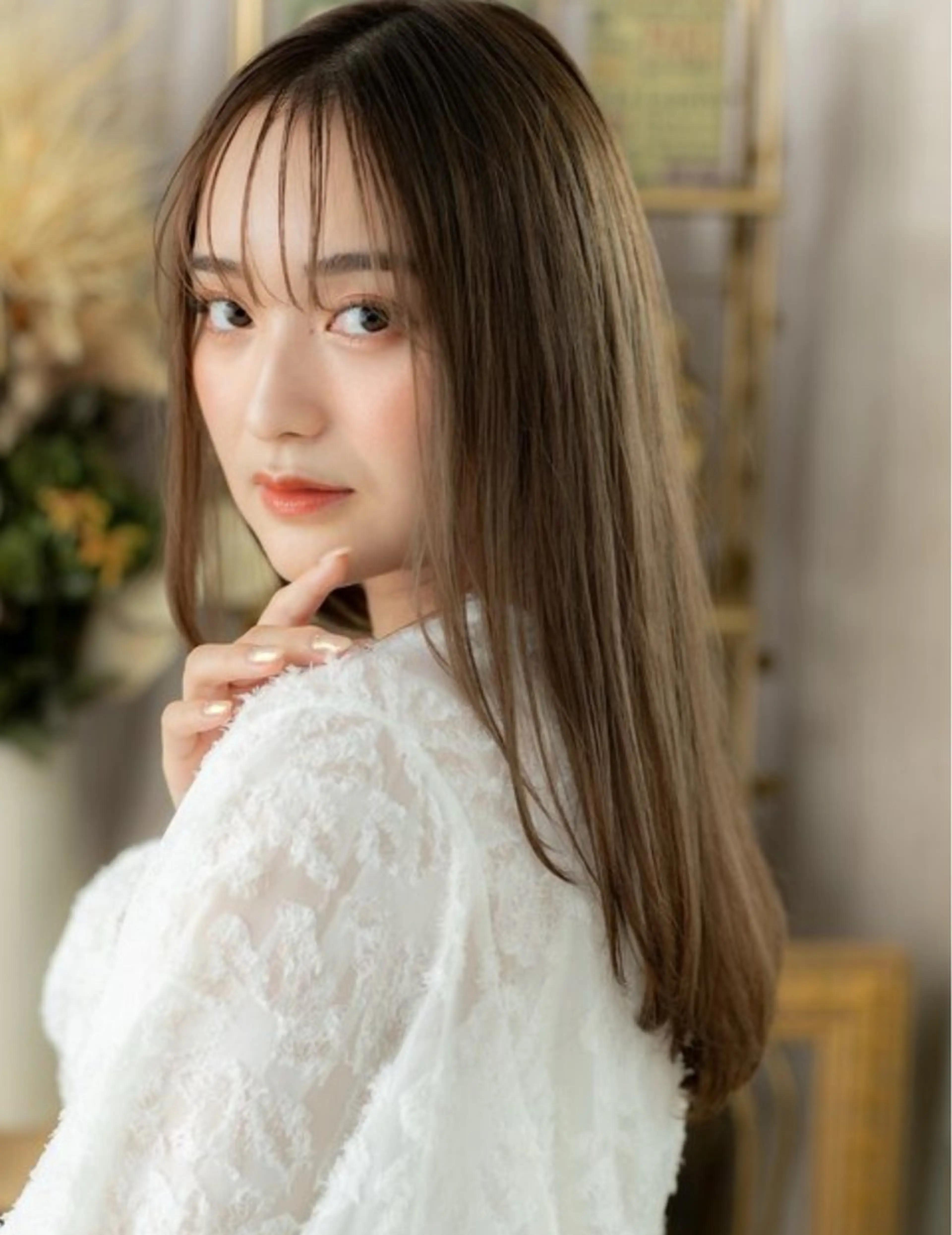 ロング カラー ミストバング ベージュカラー  フェイスフレーミング ハイライトカラー 斜めバング 💧艶髪ストレート ✨ロング／府川直樹のヘアスタイル