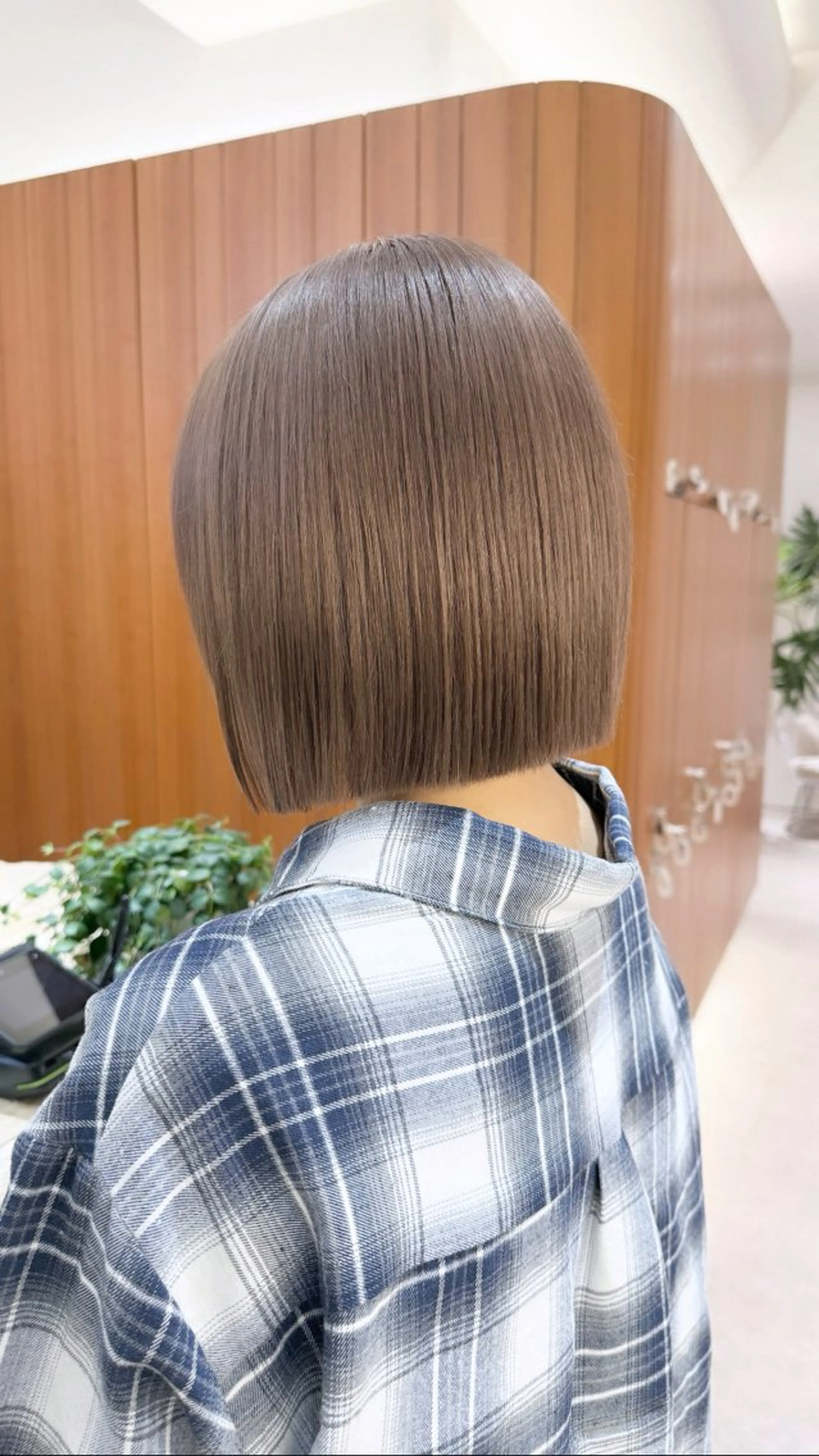 ミディアム カラー 切りっぱなしボブ ショートボブ ボブレイヤー ボブ くびれヘア カット ヘアカラー トリートメント 渋谷ボブ/レイヤー ボブ田中航平のヘアスタイル