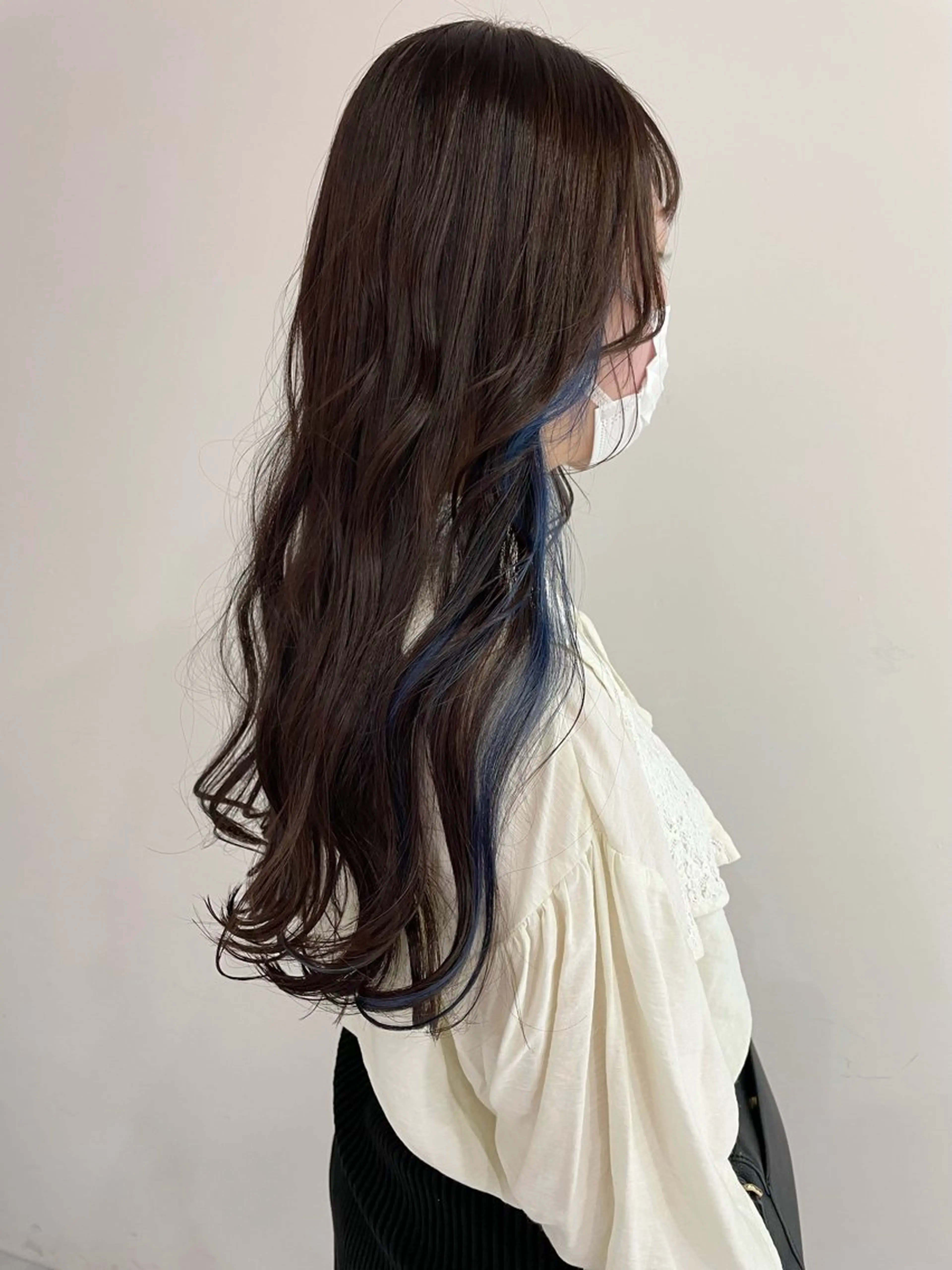 ロング カラー カット ヘアカラー 岩田 萌那のヘアスタイル