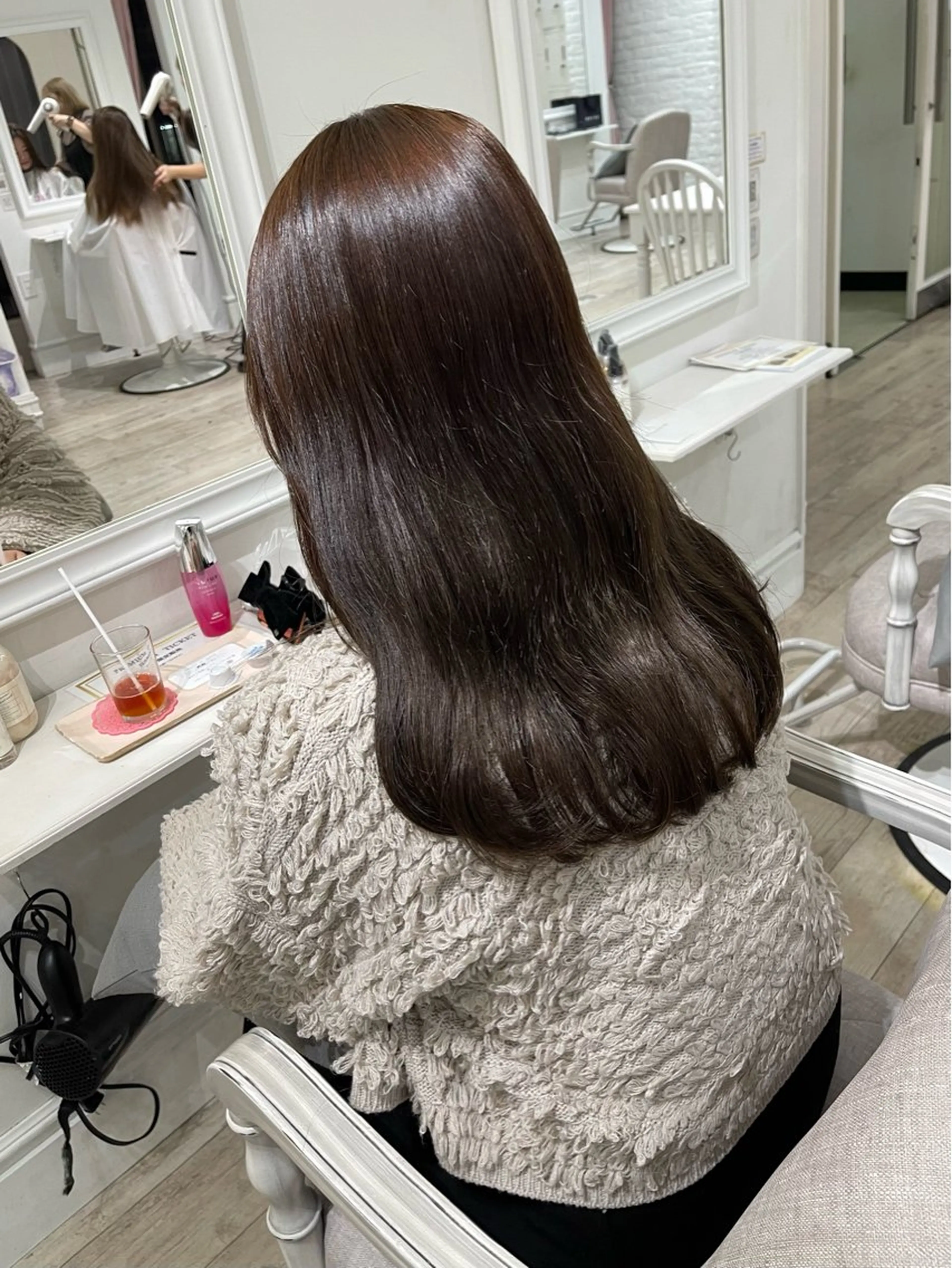 カラー ブリーチ ブラウンカラー ブリーチなしカラー 盛れる顔まわり✨🎀 モテカラー別所好葉のヘアスタイル