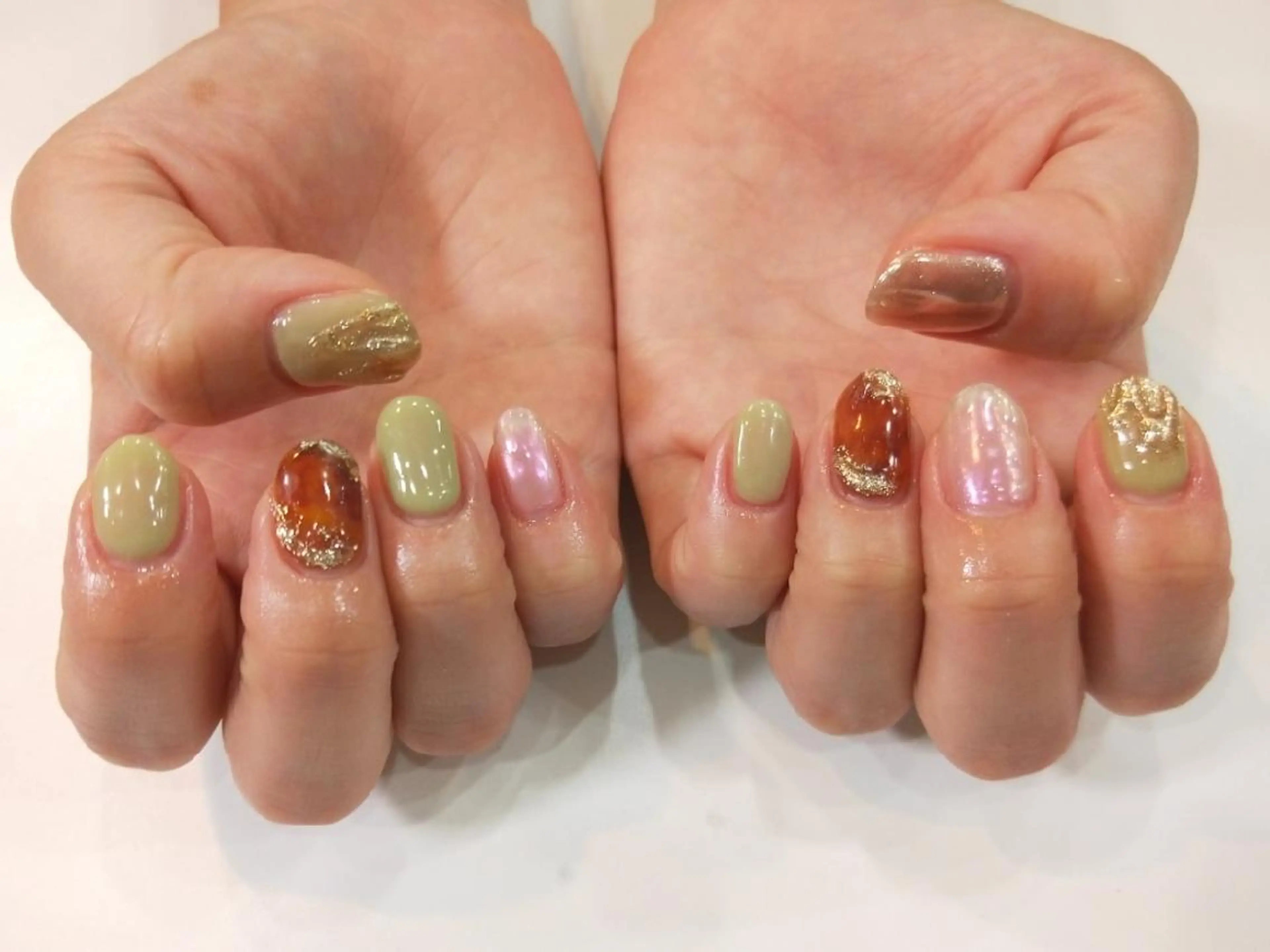 ネイル ハンドネイル ハンドケア R'well所属・はばすみれ🎀ﾈｲﾙ 光ﾌｪｲｼｬﾙ ﾍｱのネイルデザイン