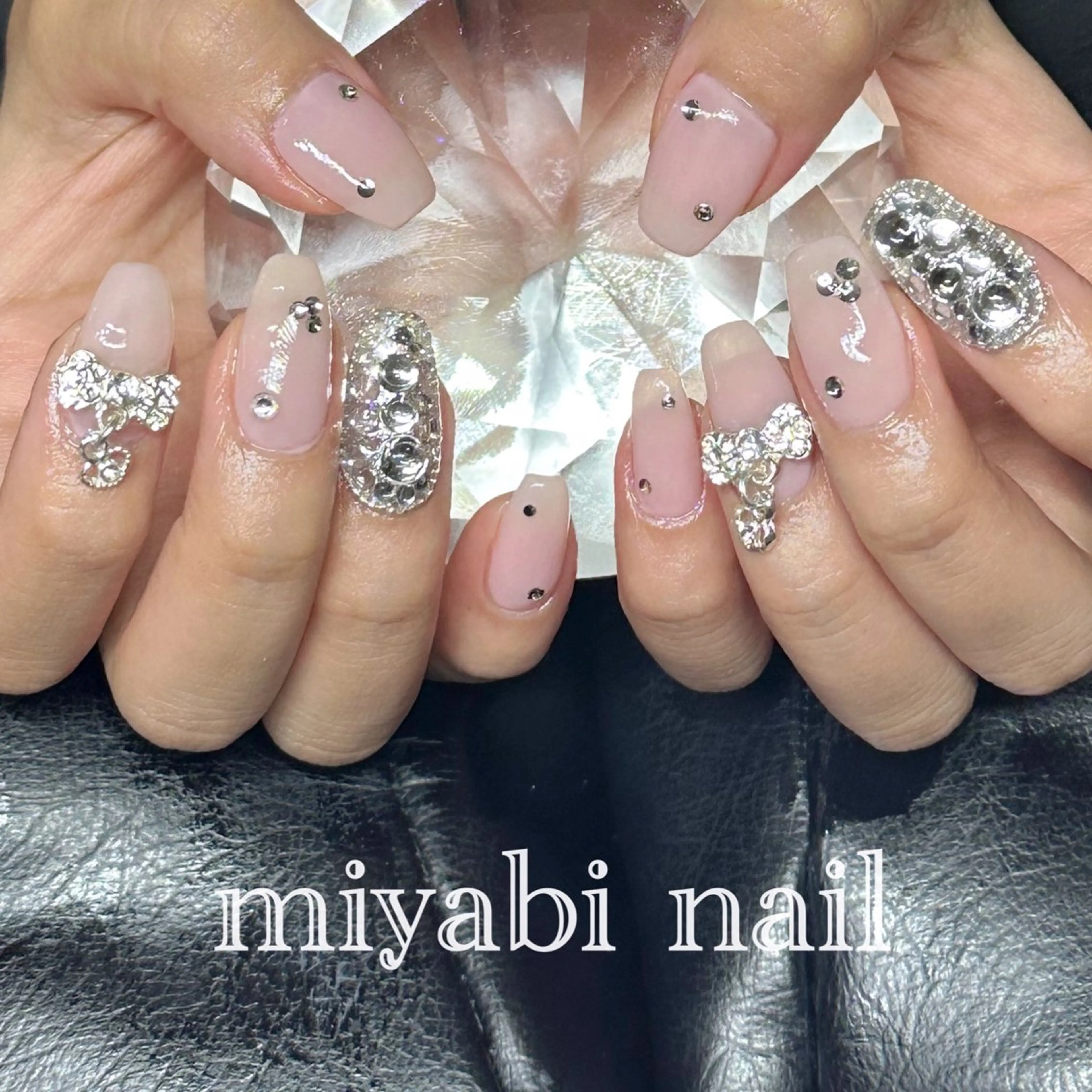 ネイル キラキラネイル 持ち込み ピンク リボン ストーンネイル ハンドネイル miyabi nail 桂川駅近くのネイルデザイン