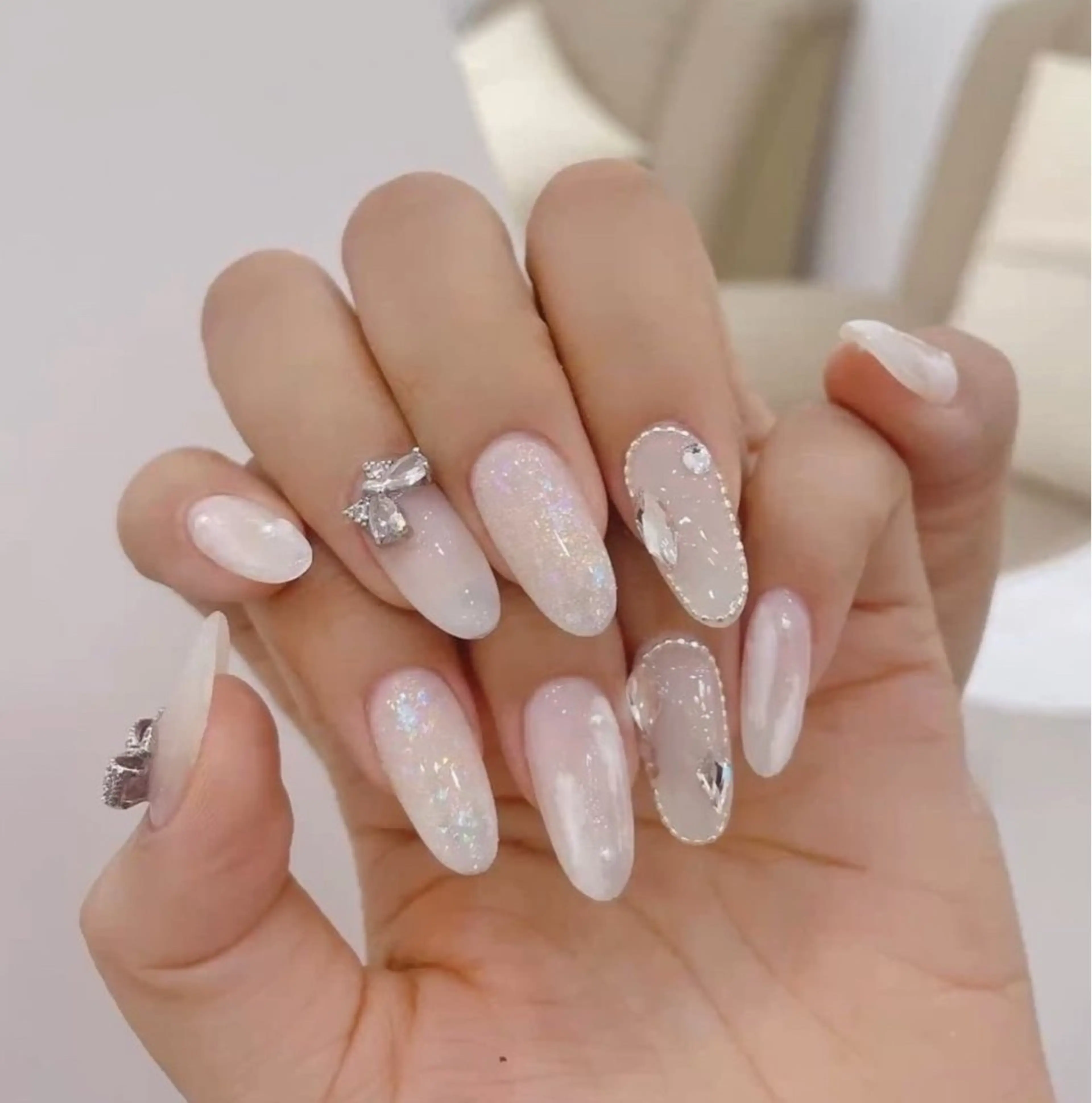 ネイル フレンチネイル キラキラネイル マグネットネイル ミラーネイル ニュアンスネイル ハンドネイル Tira Nailのネイルデザイン