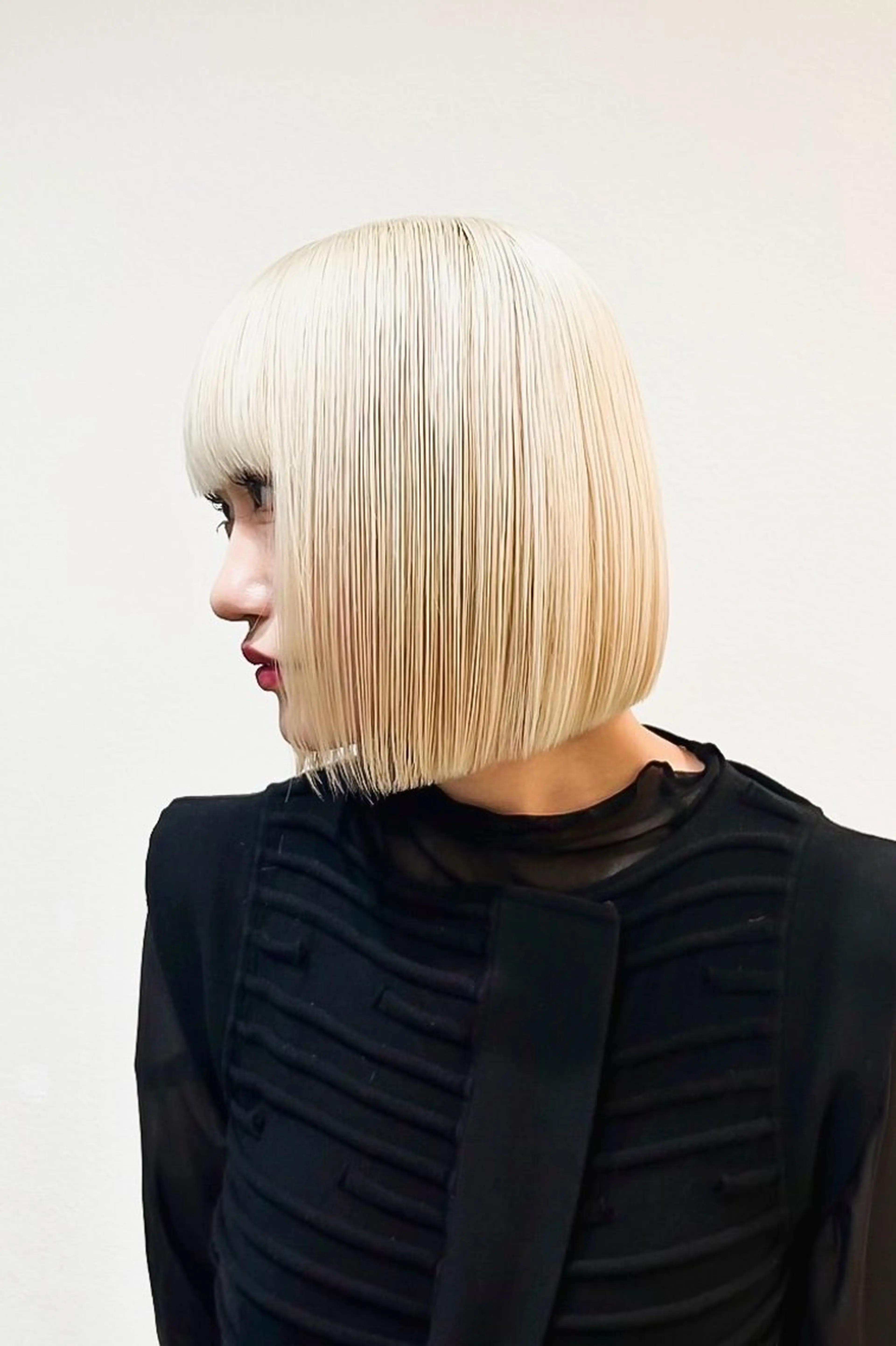 ミディアム カラー ブロンド ハイトーンカラー ホワイトブロンド ボブ カット ヘアカラー トリートメント ハイトーン/レイヤー /ウルフ⭐️永田⭐️のヘアスタイル