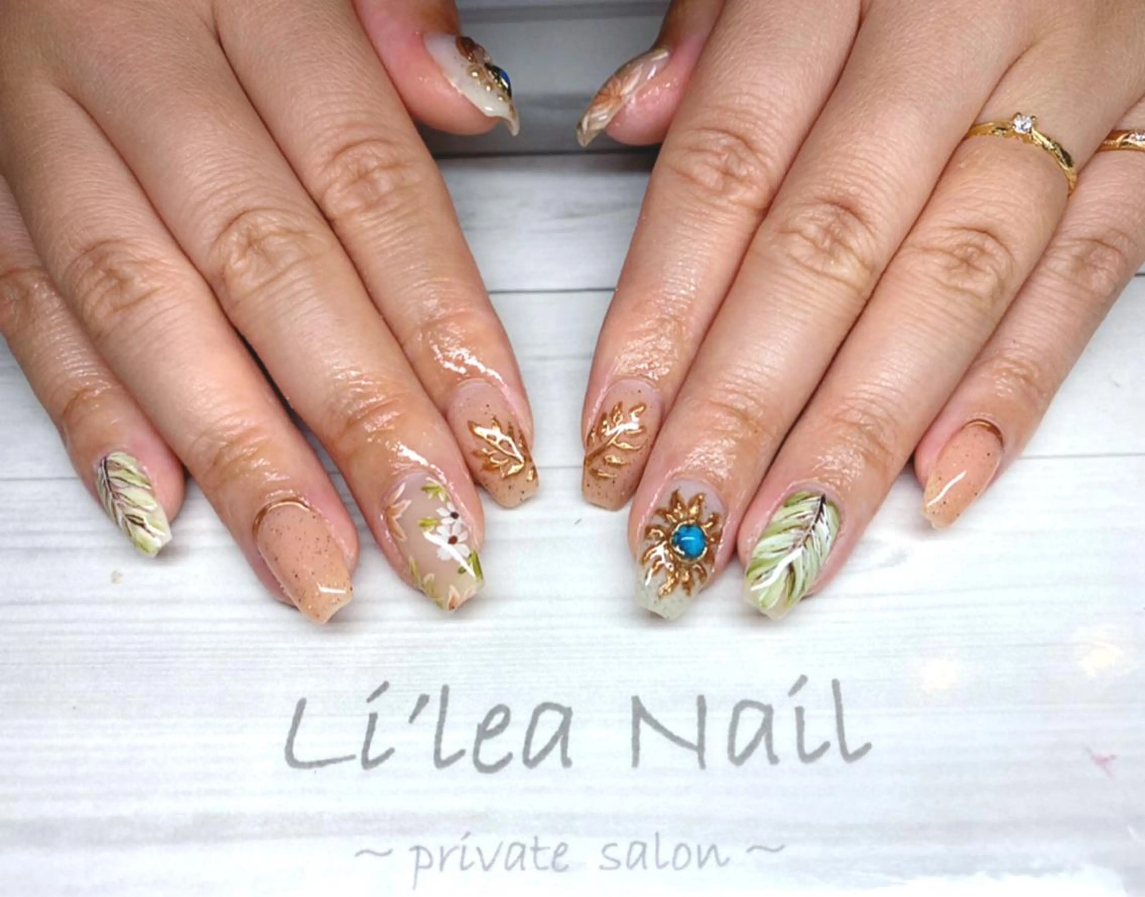 ネイル Li'leaNail AINAのネイルデザイン