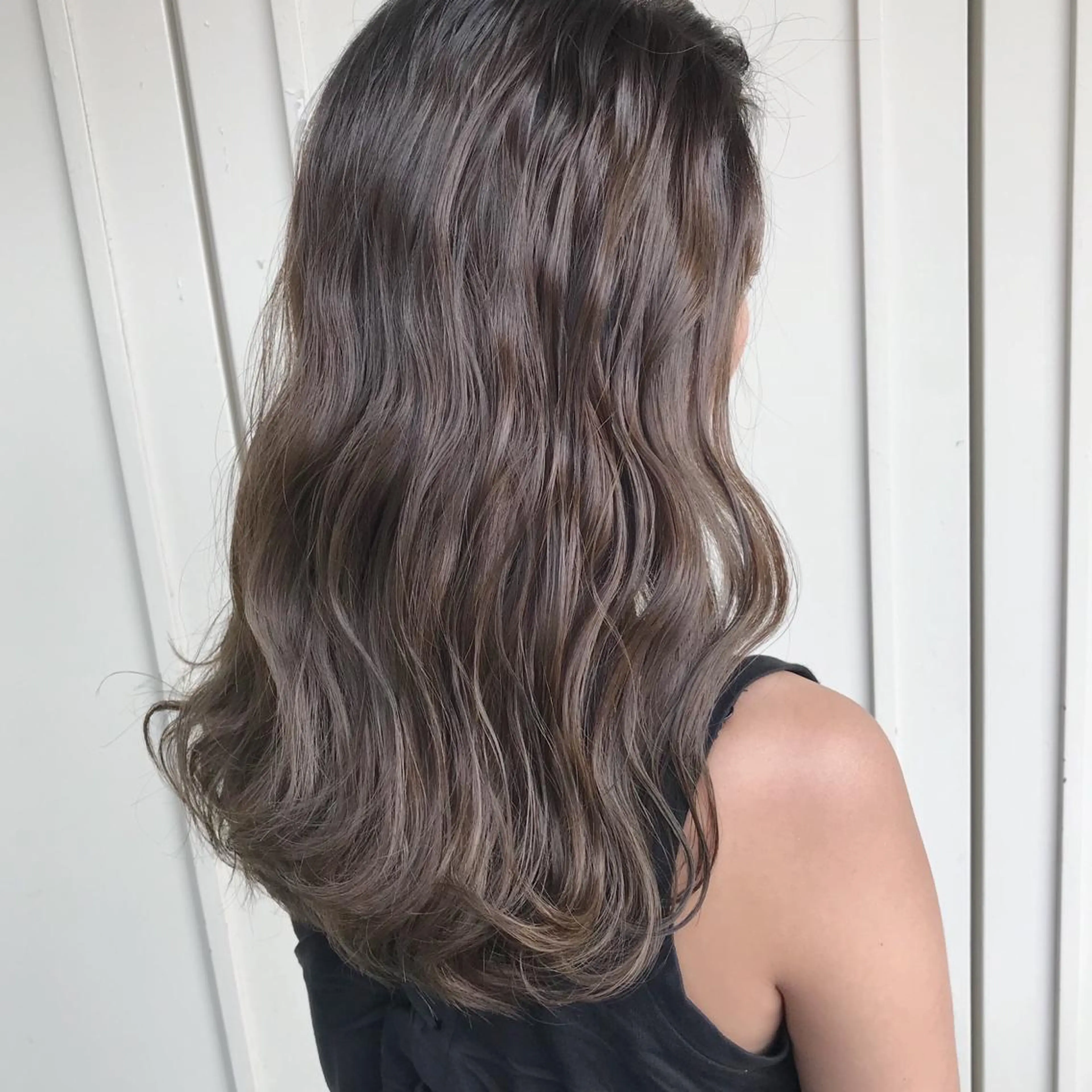 セミロング カラー ヘアアレンジ ベージュカラー グラデーションカラー ハイトーンカラー yeope所属・ハイトーンカラー ブリーチ専門・天神のヘアスタイル