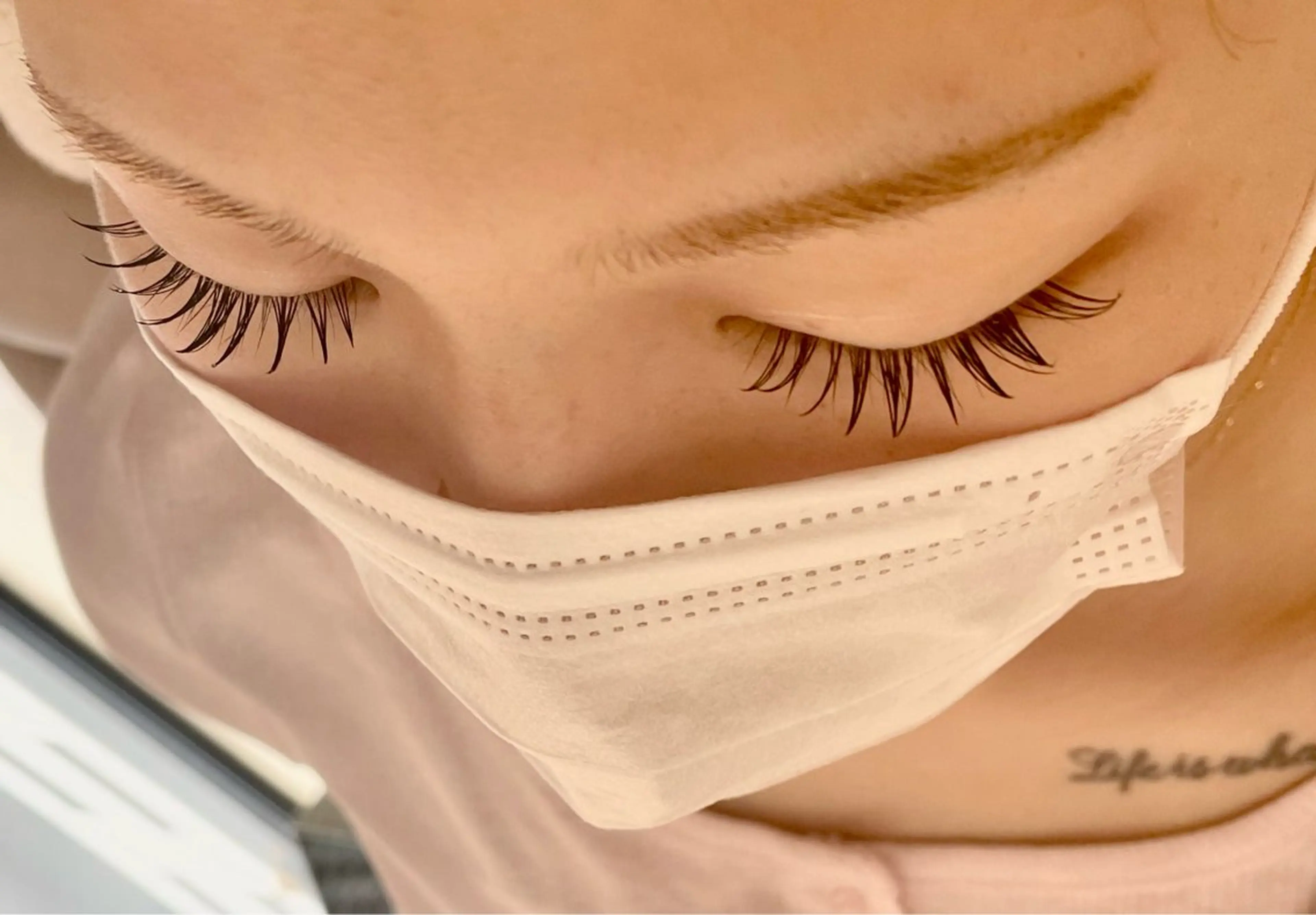 マツエク・マツパ マツエク ayumi/似合わせ トレンド/束間🪽の眉毛・アイブロウイメージ