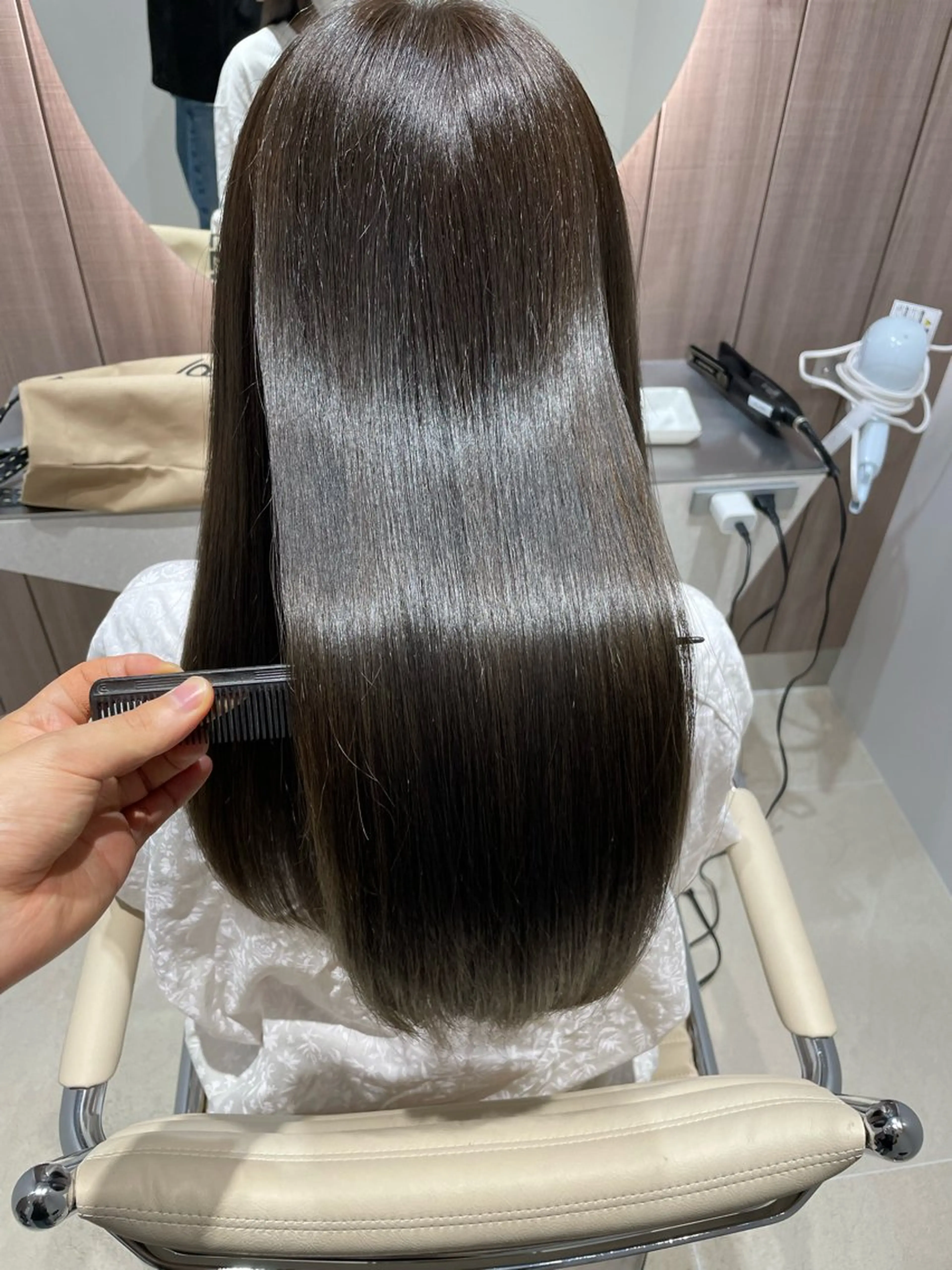 セミロング 韓国ヘア🤍顔周り/ 髪質改善✨/林遼一郎のヘアスタイル