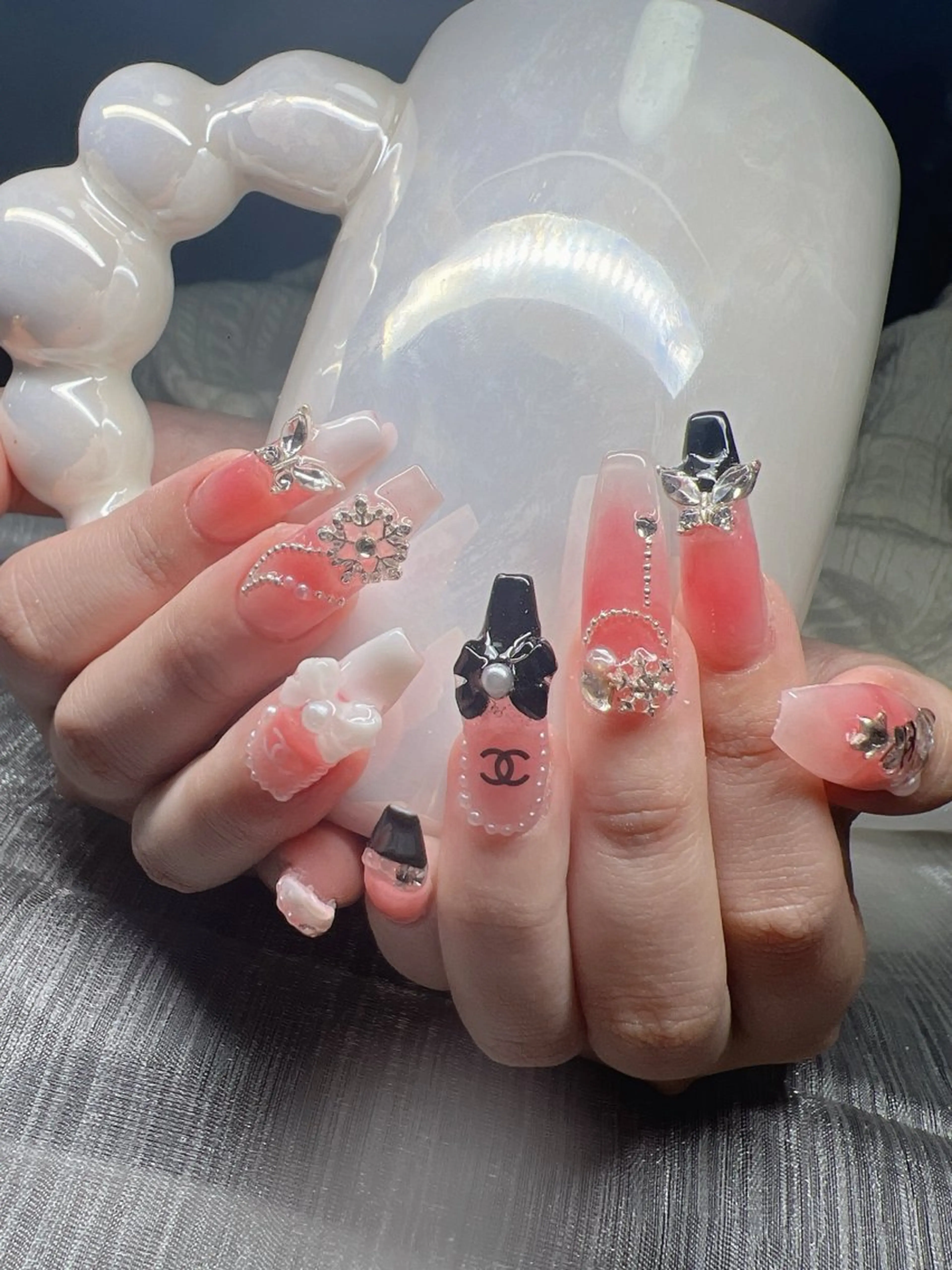 ネイル オーロラネイル チークネイル 長さ出し フットネイル フレンチネイル ハンドネイル Lee Nailsのネイルデザイン