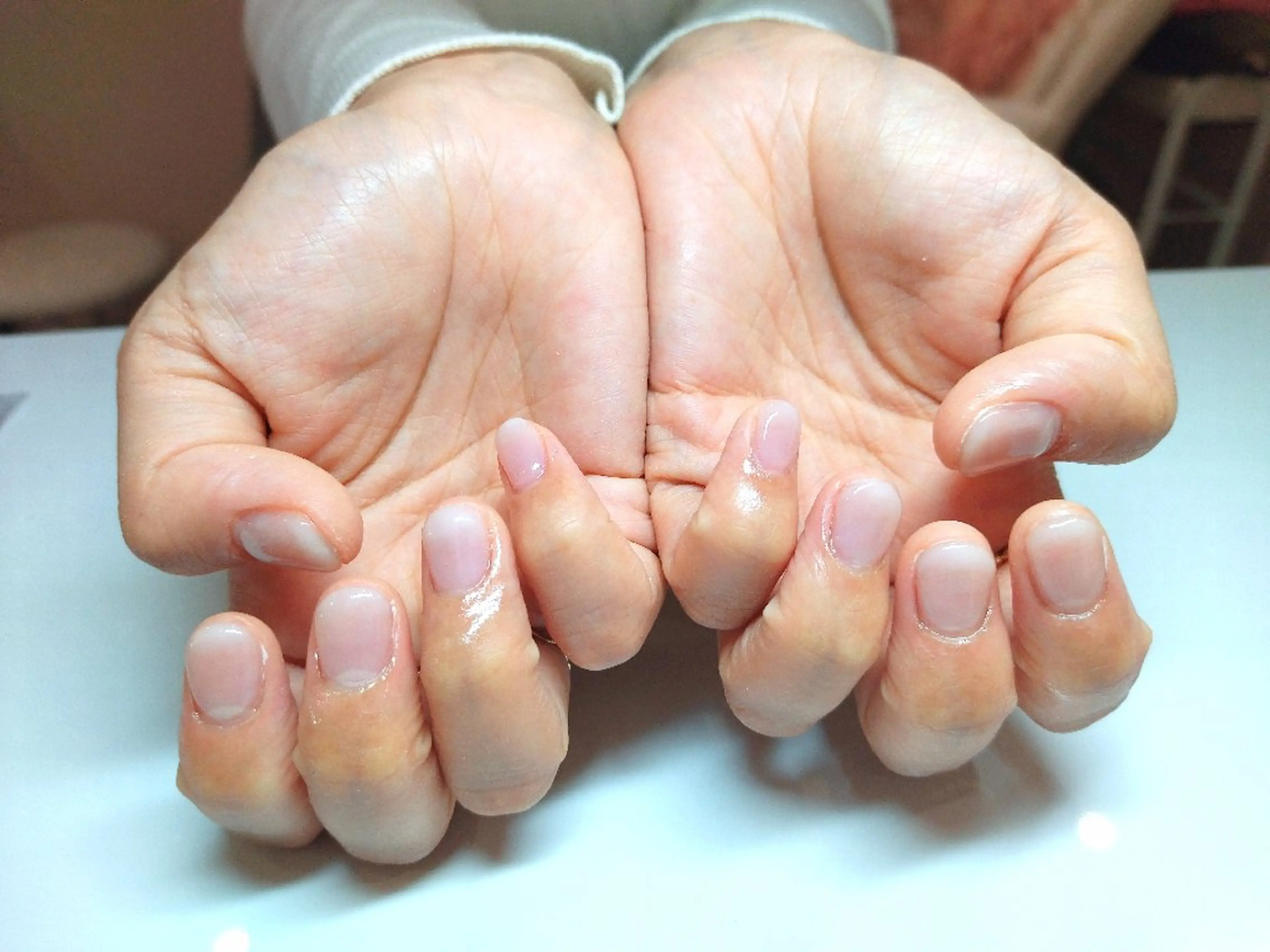 ネイル ホワイト ハンドネイル 鐙 桃華のネイルデザイン