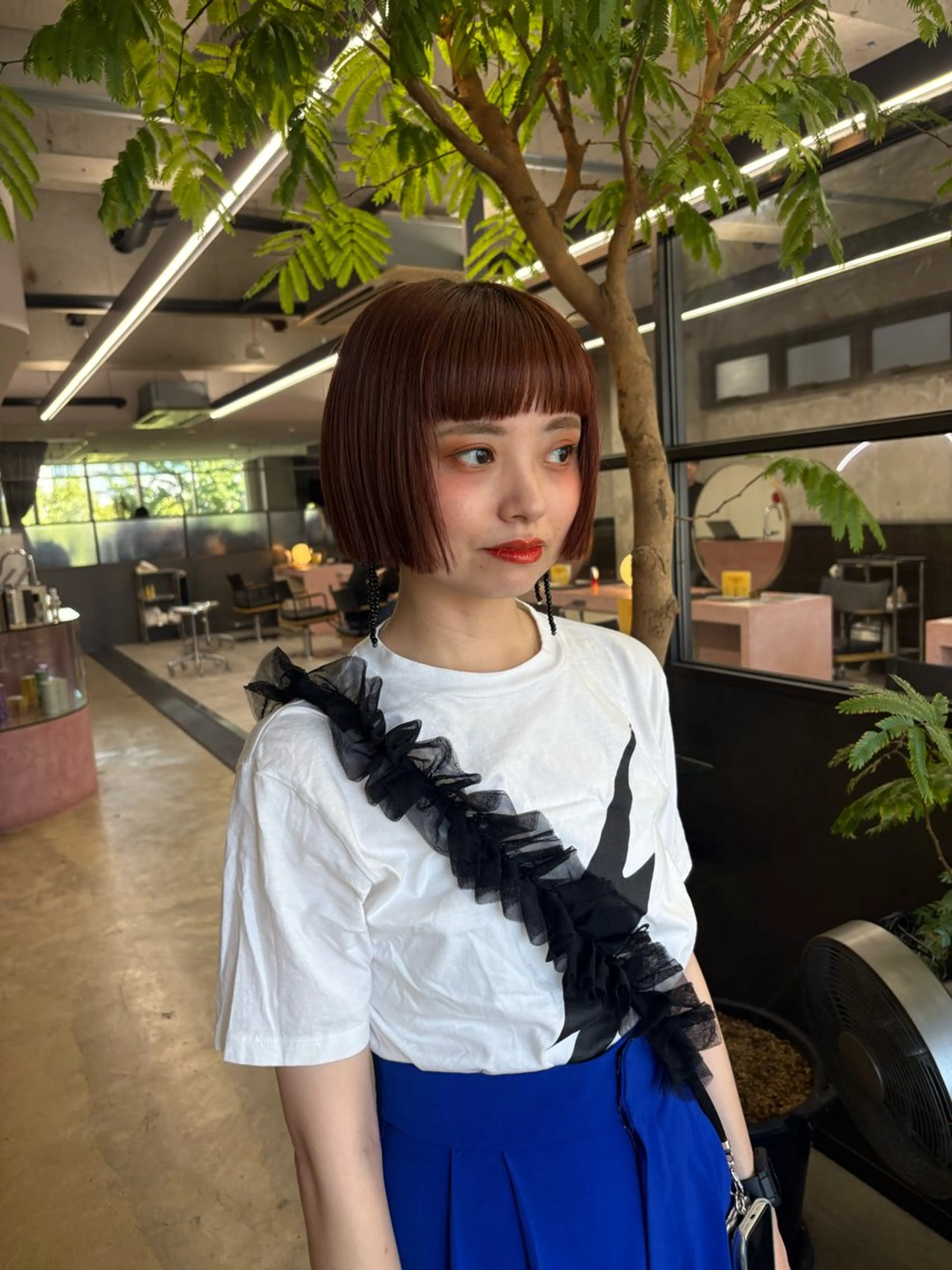 ミディアム カット ヘアカラー 鈴木瑛里／ブロンド ベージュ／男女のヘアスタイル