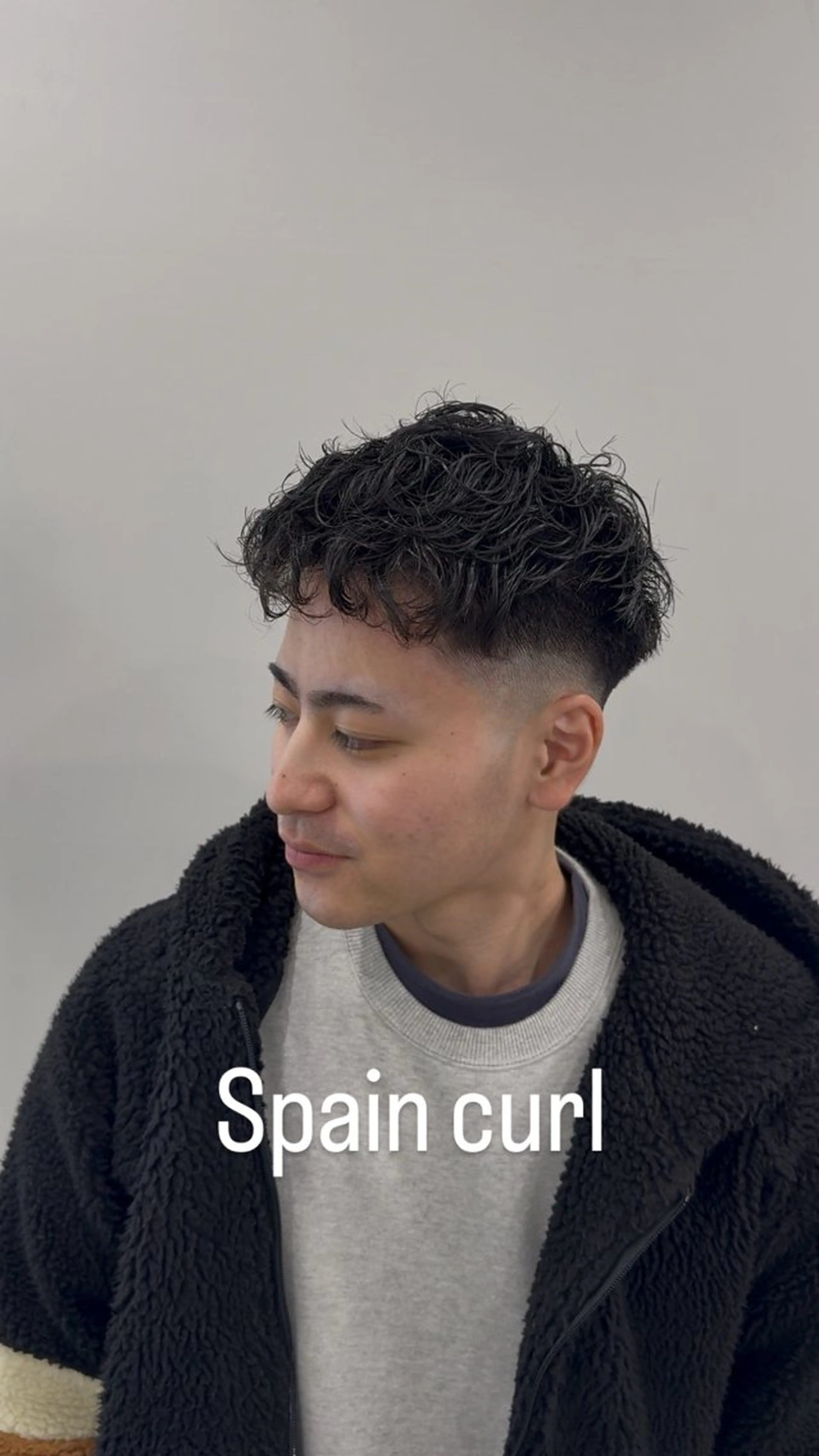 ショート メンズ フェードカット スペインカール カット パーマ Go today  シェアサロン札幌nix店所属・海外スタイル✂︎ ✂︎sunのヘアスタイル