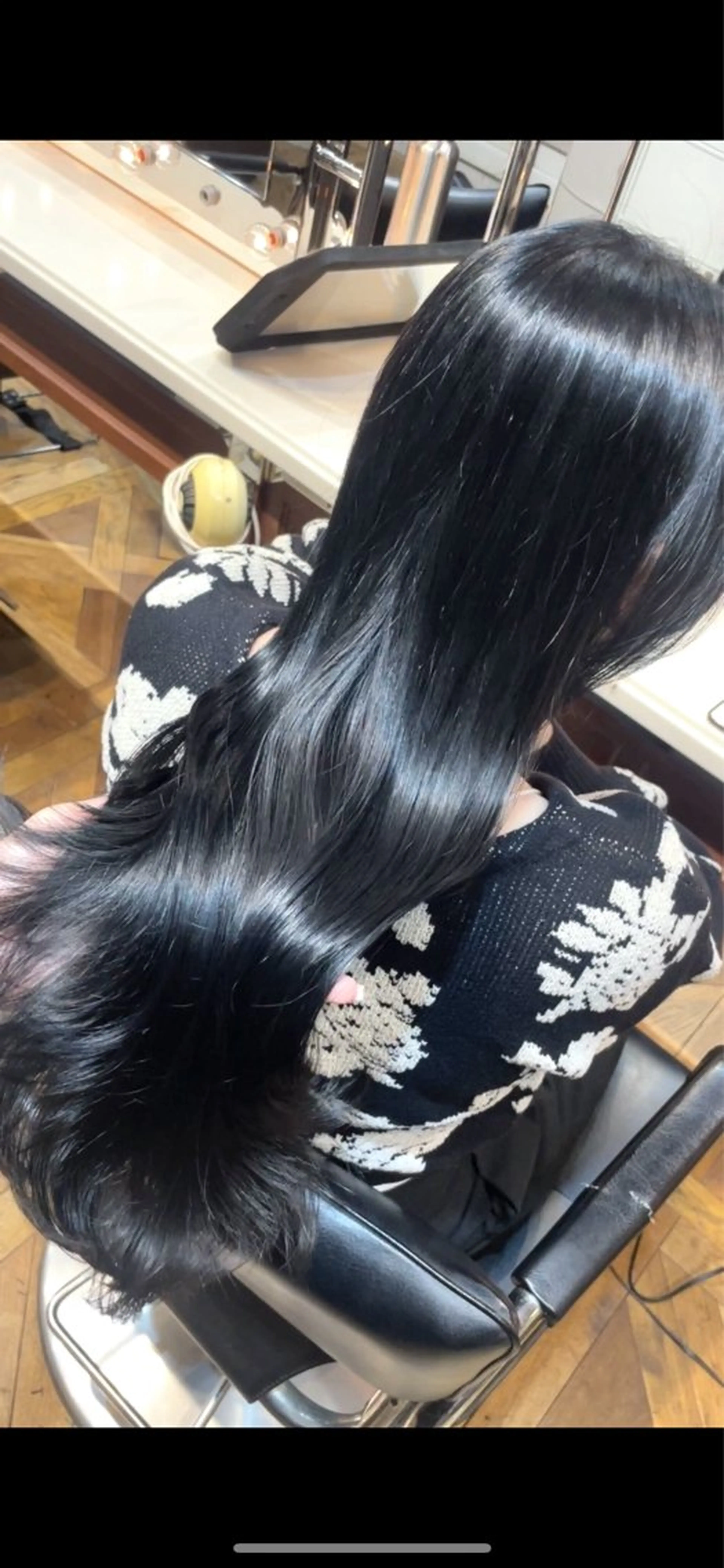 ロング カラー 黒髪 ブルーカラー ブルーブラック ブルーグレー ブルーグレージュ カット ヘアカラー トリートメント BEBE所属・ご新規様限定 透明感カラーKANAのヘアスタイル