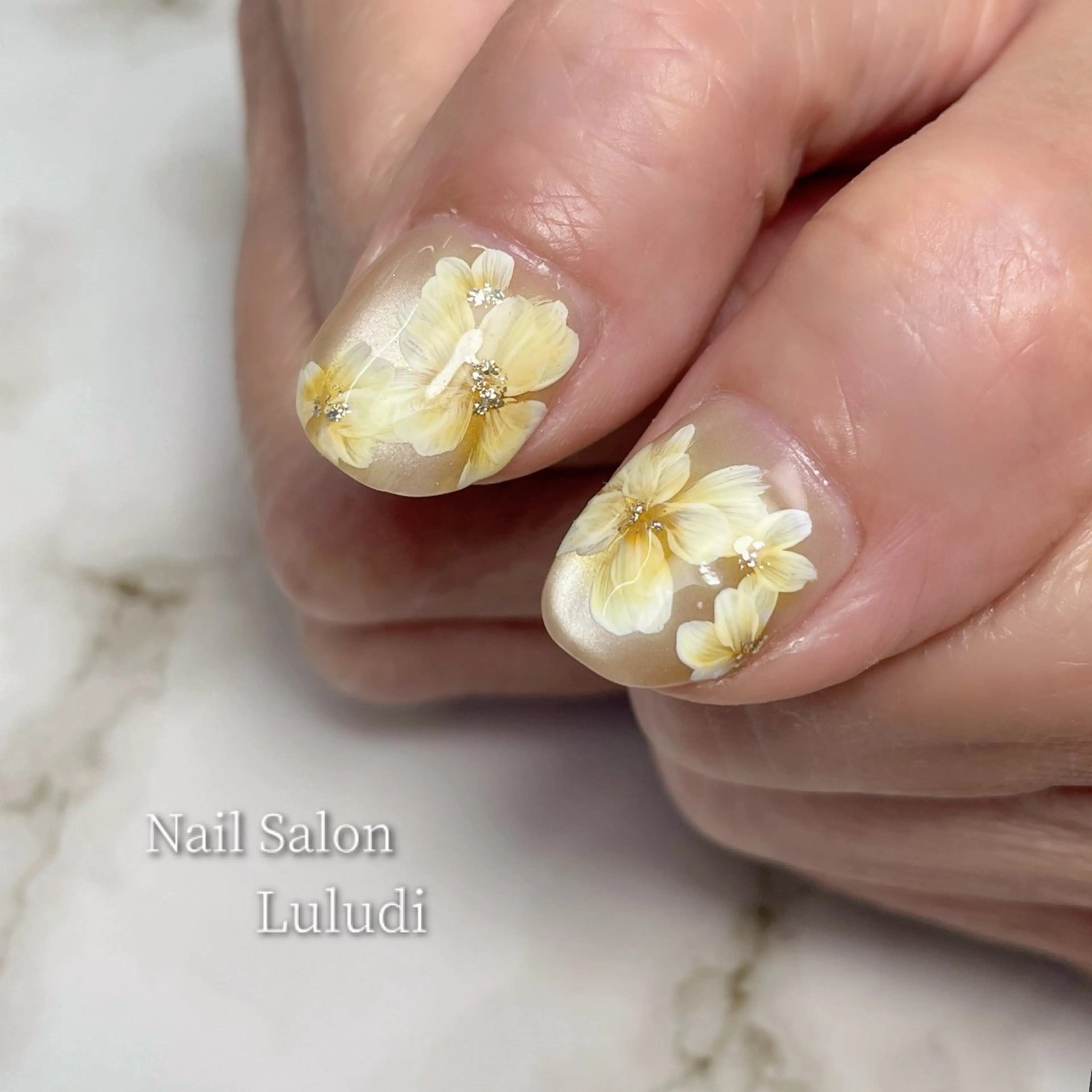 【ハンドモデル】シンプルアートネイル（オフ代無料）の写真