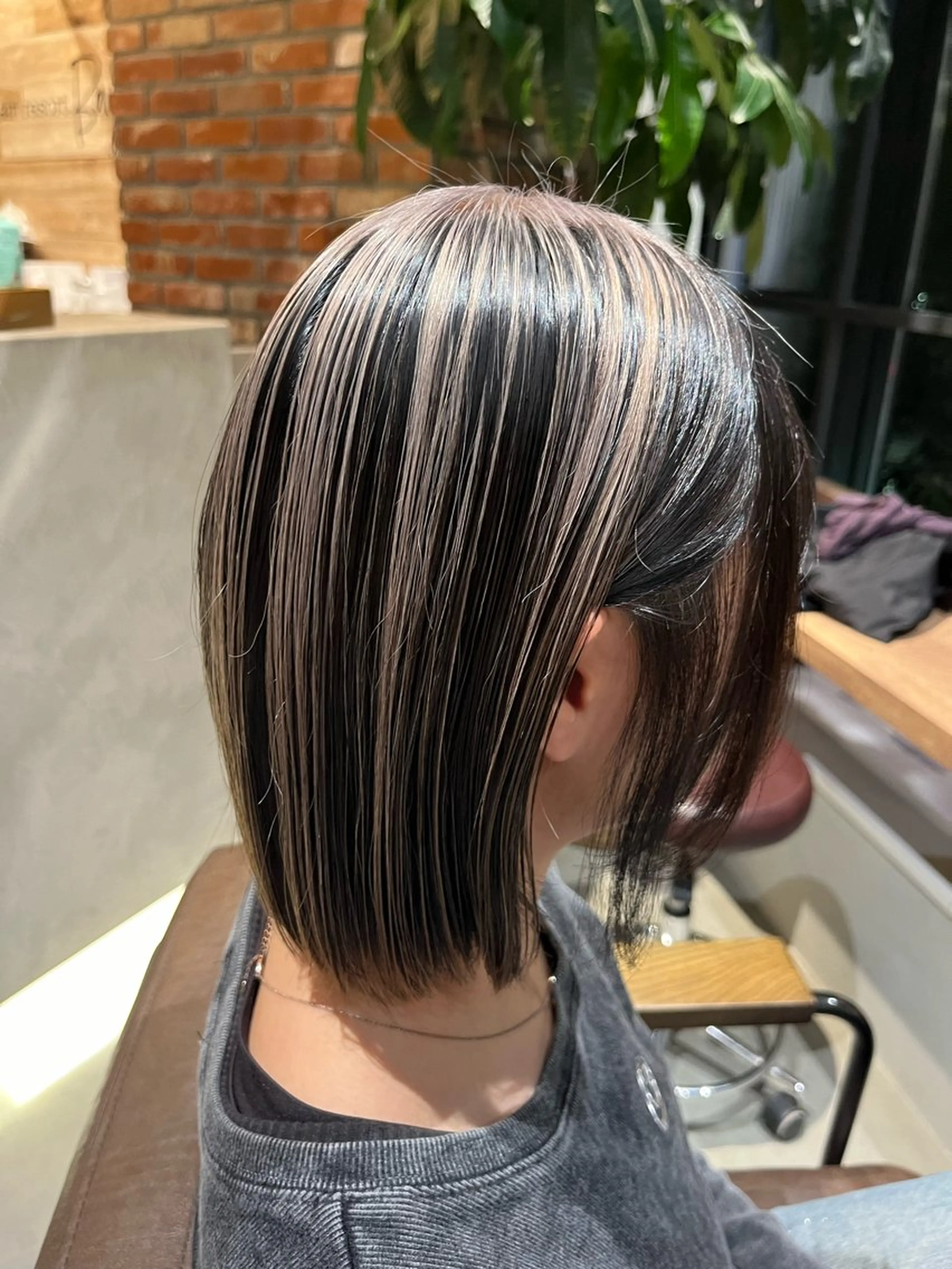 ミディアム 志賀 楓のヘアスタイル