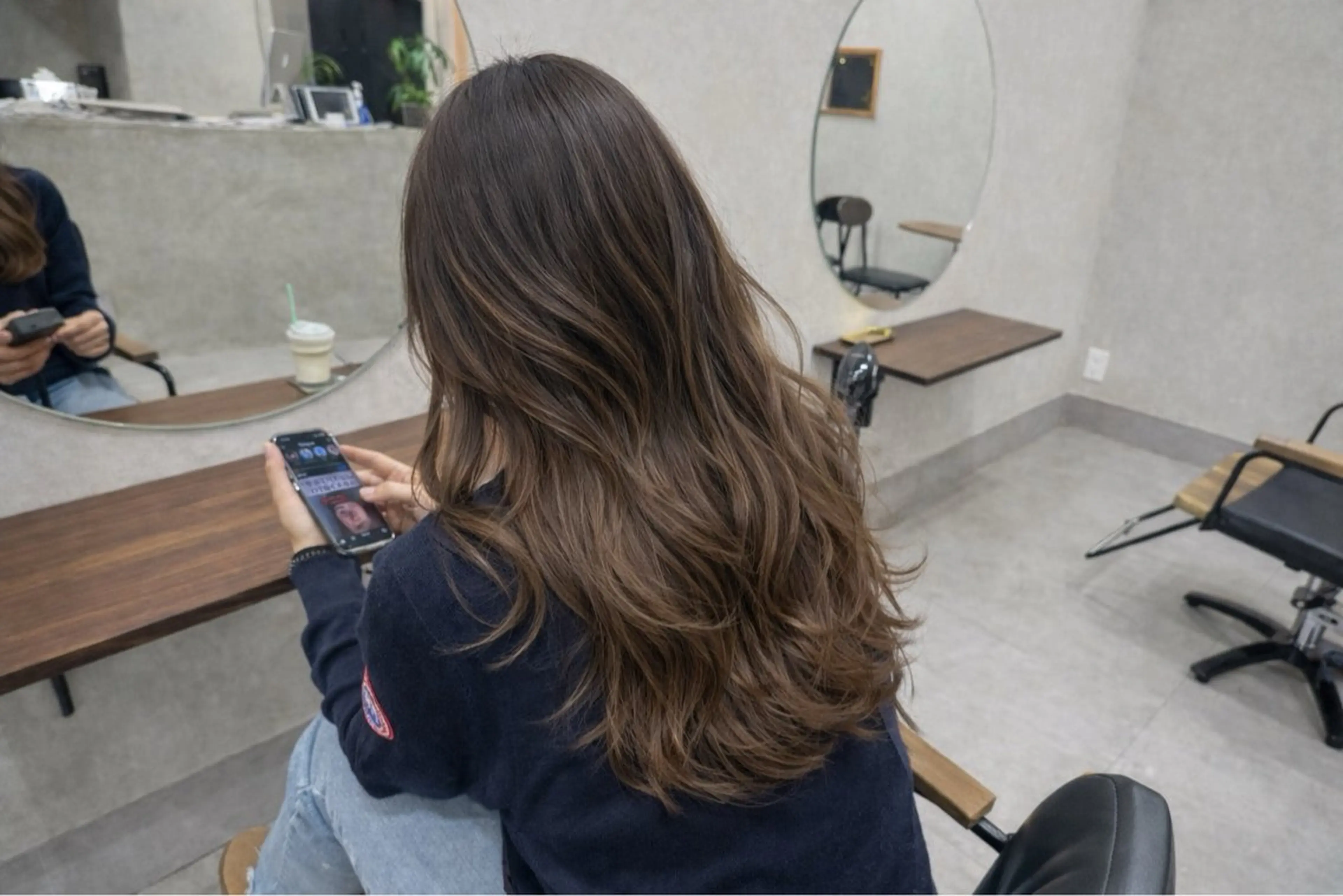 ロング レイヤーカット カット stark 北川珠里のヘアスタイル