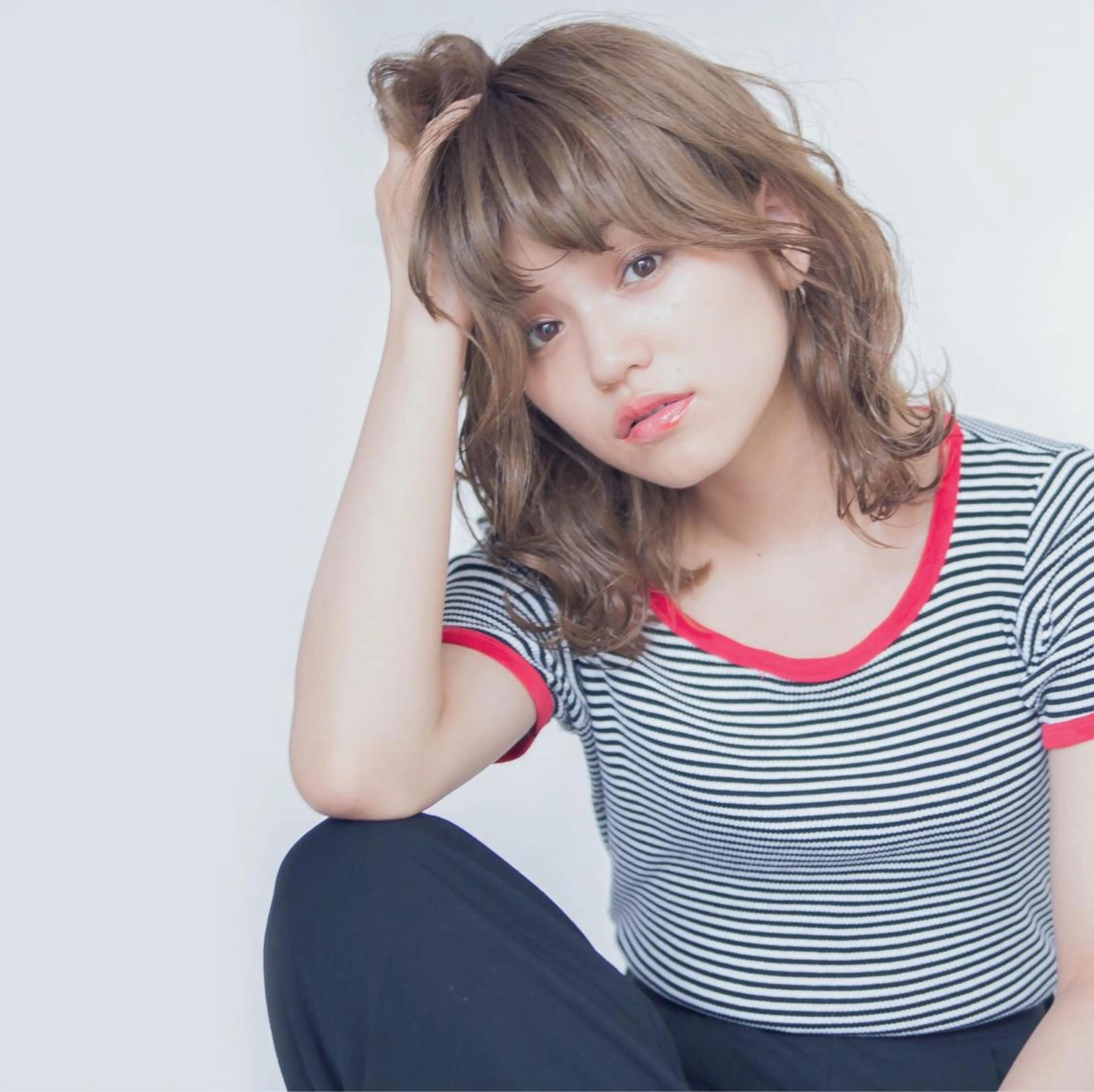 ミディアム カラー パーマ ヘアアレンジ 推し活専用 【派手髪】飯野ゆかりのヘアスタイル